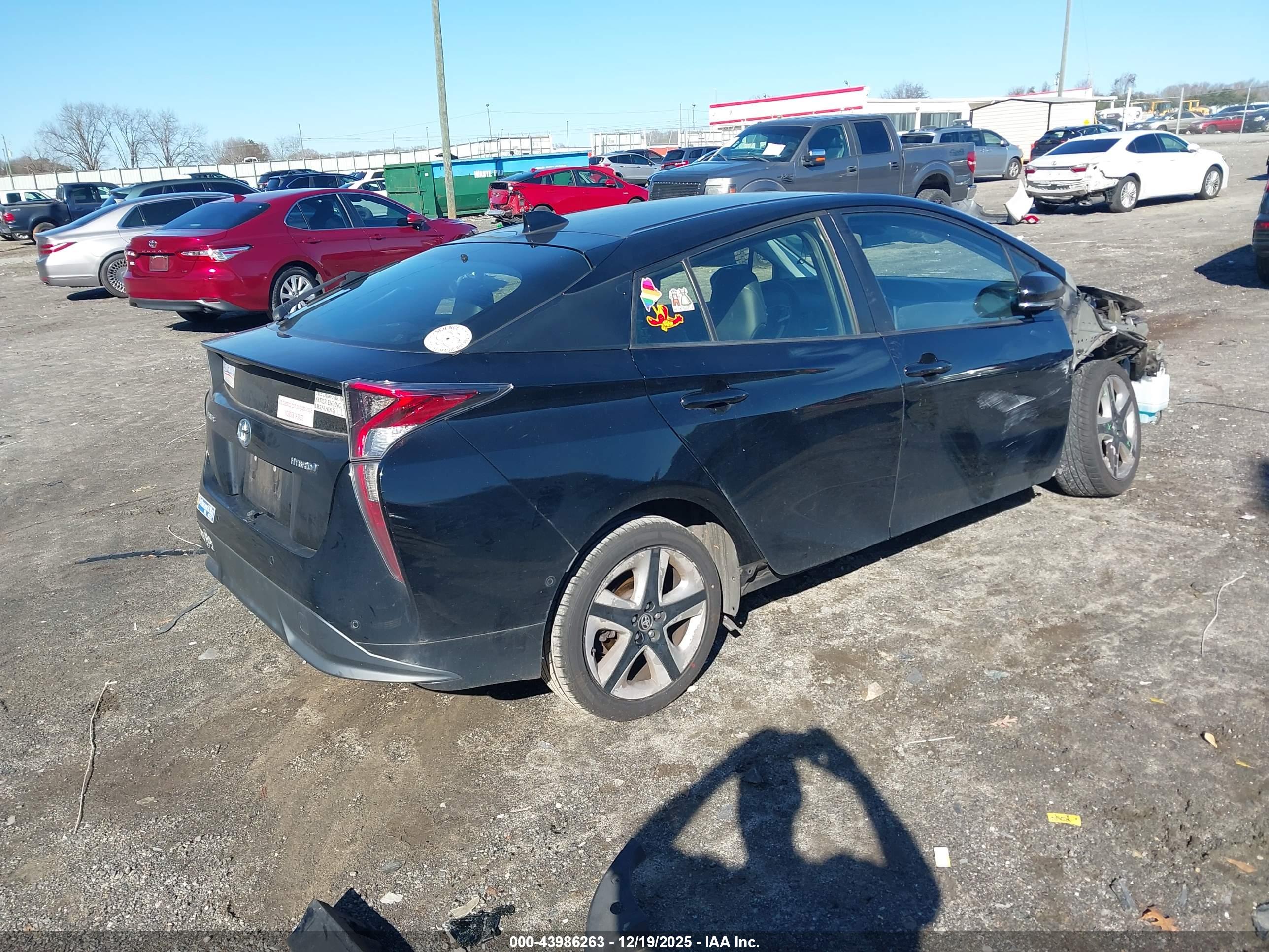 TOYOTA PRIUS image 4