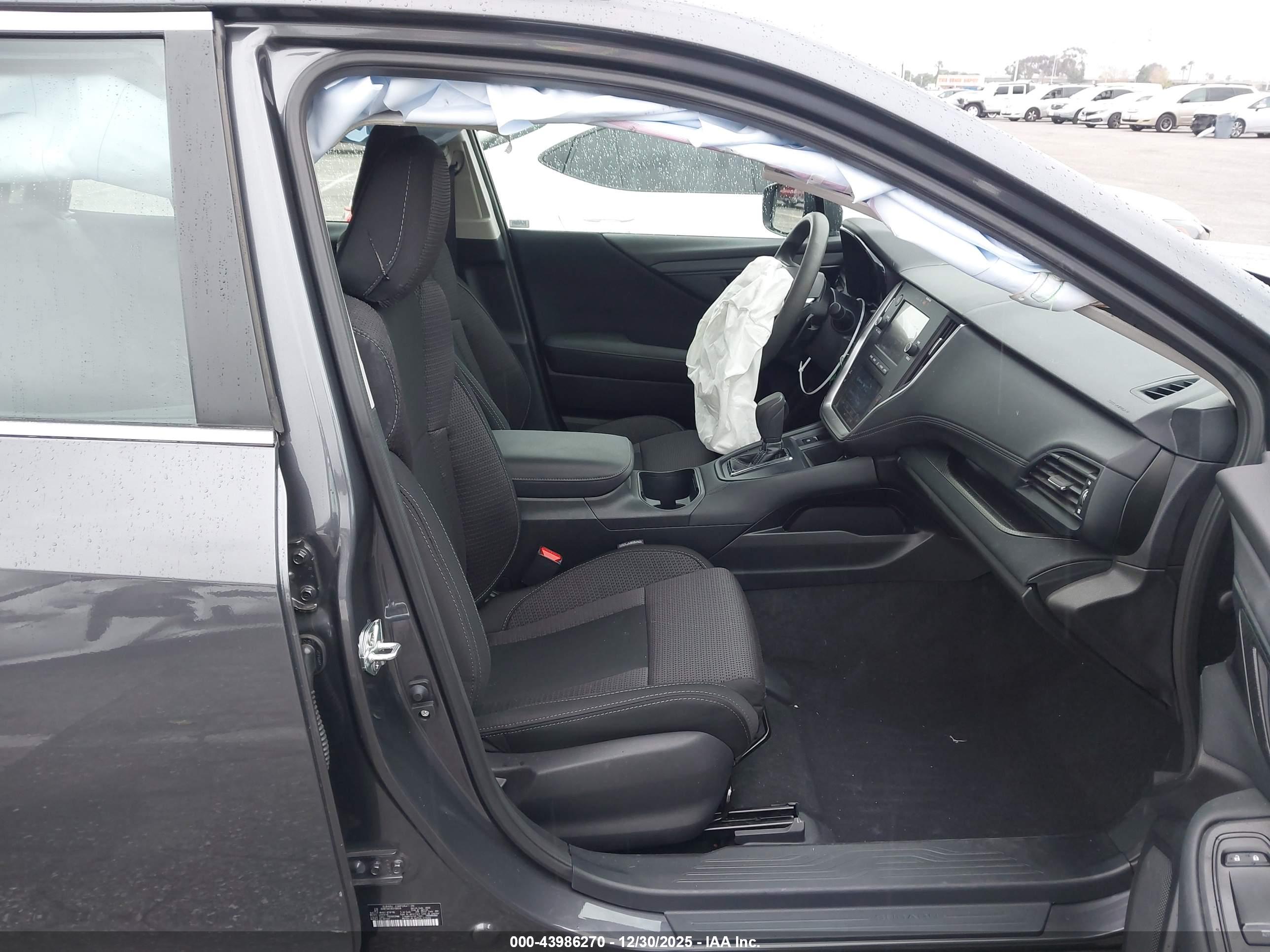 SUBARU OUTBACK image 5