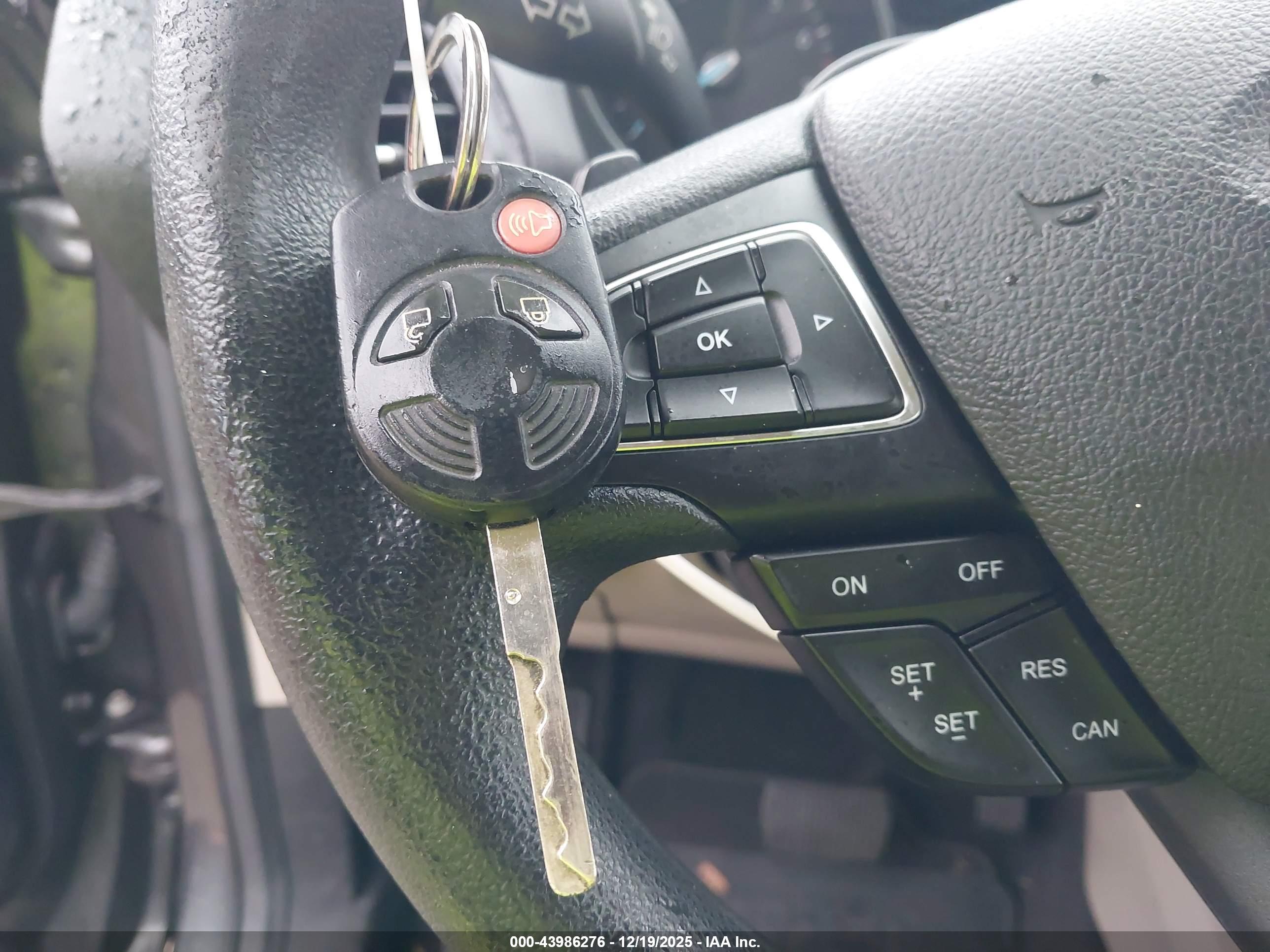 FORD ESCAPE image 11