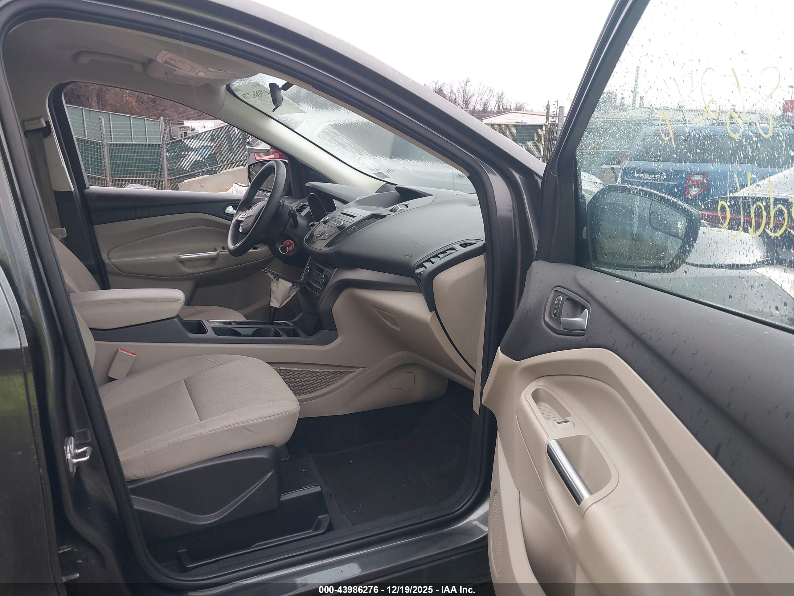 FORD ESCAPE image 5