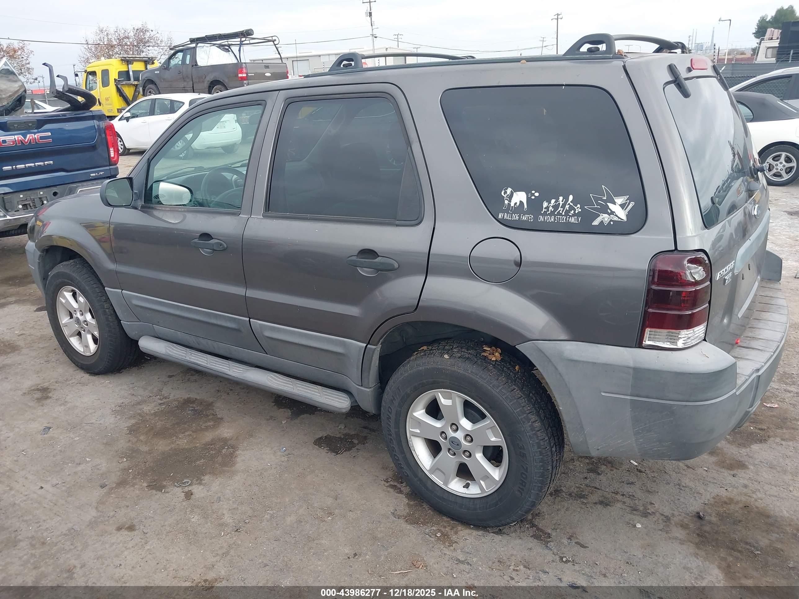 FORD ESCAPE image 3