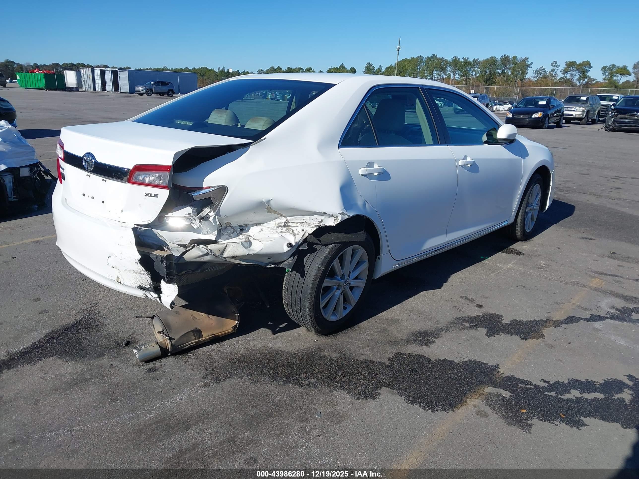 TOYOTA CAMRY image 4