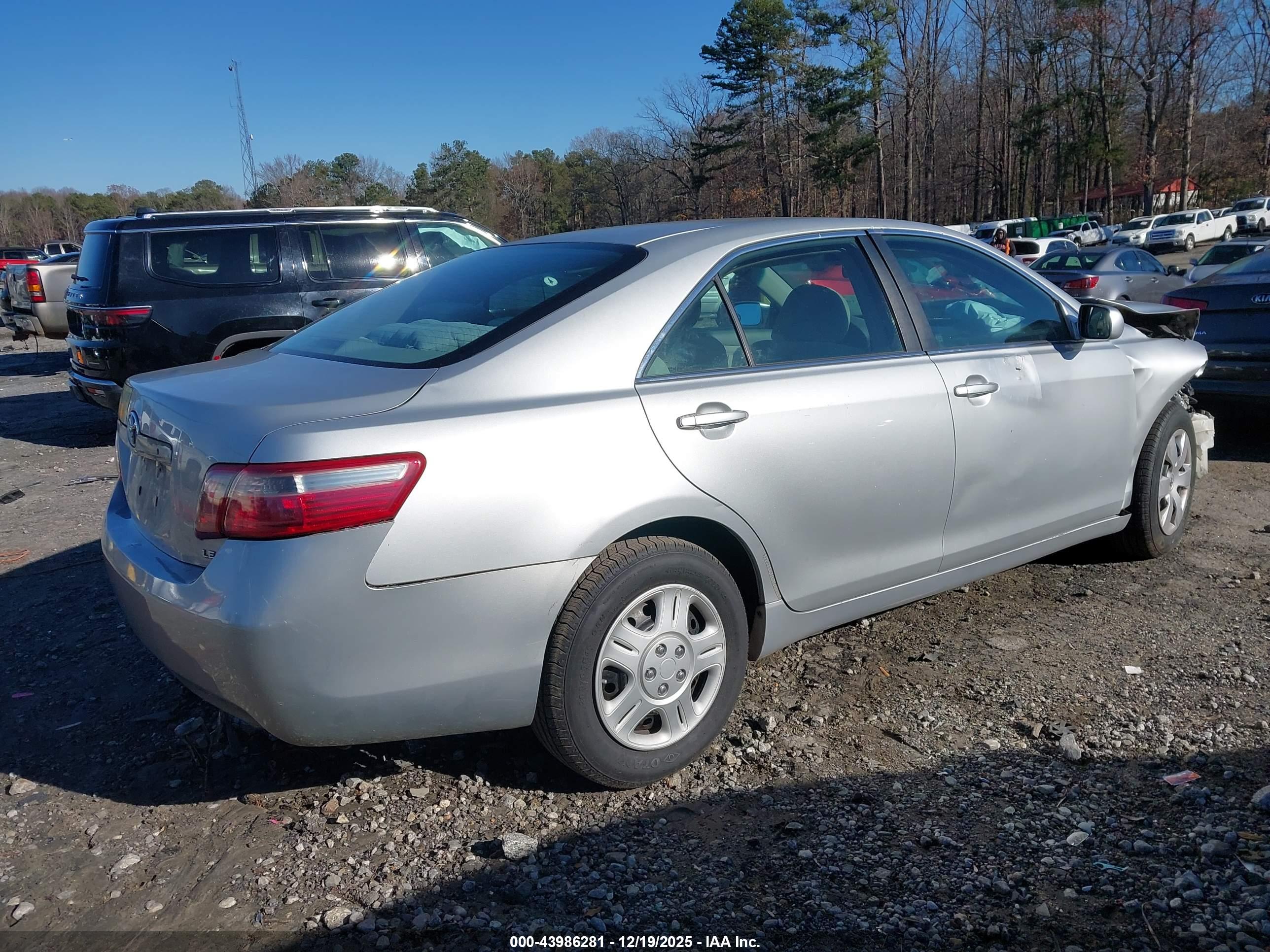 TOYOTA CAMRY image 4