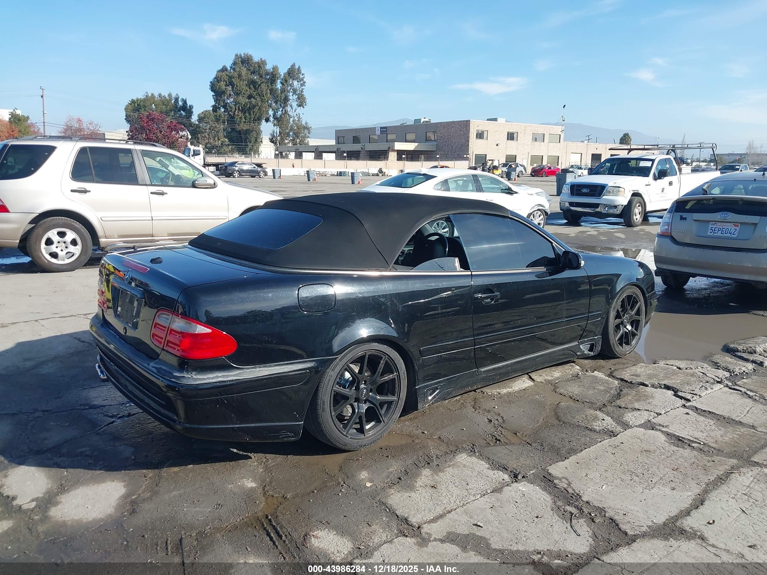 MERCEDES-BENZ CLK image 4