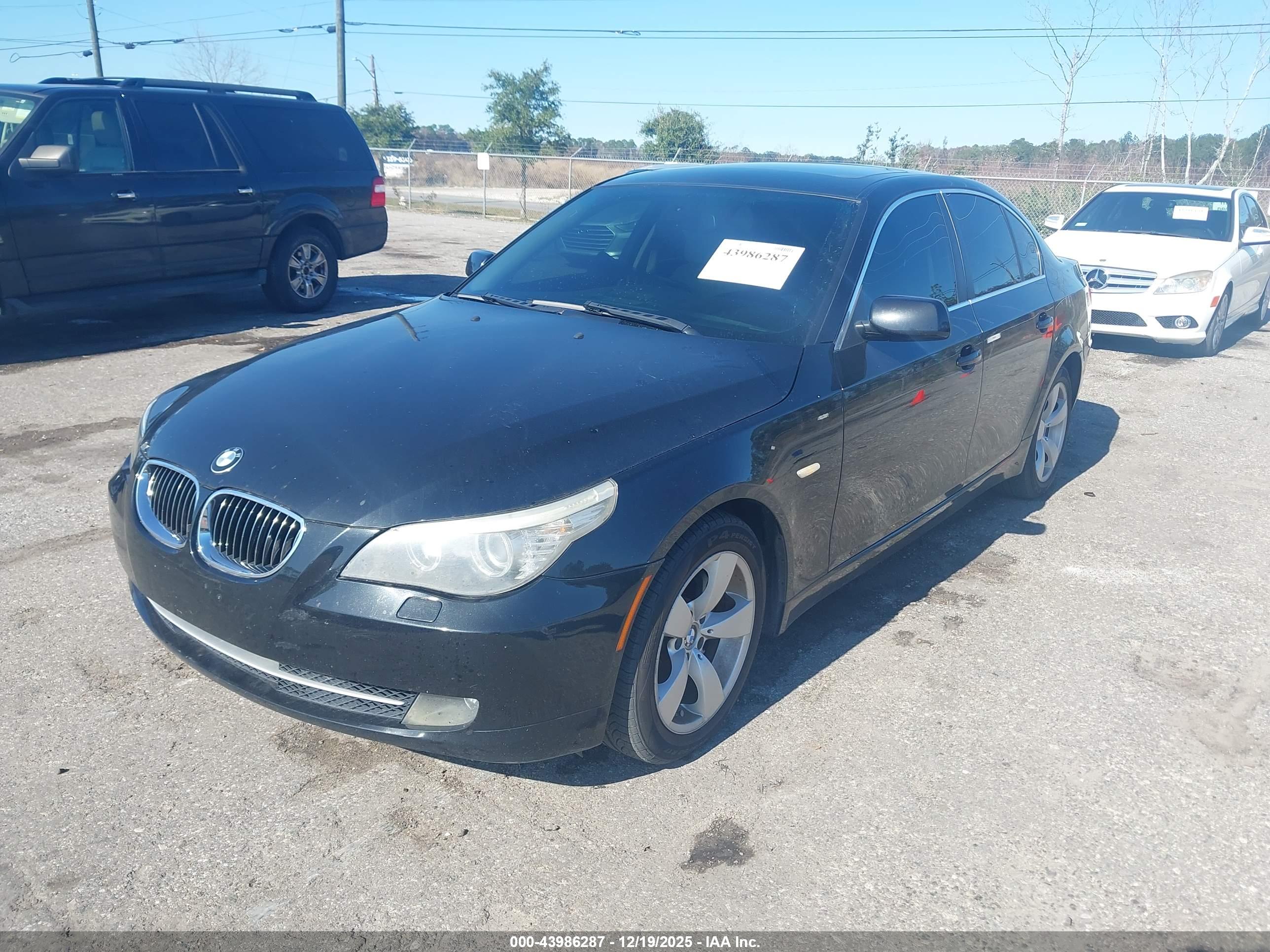 BMW 528I image 2