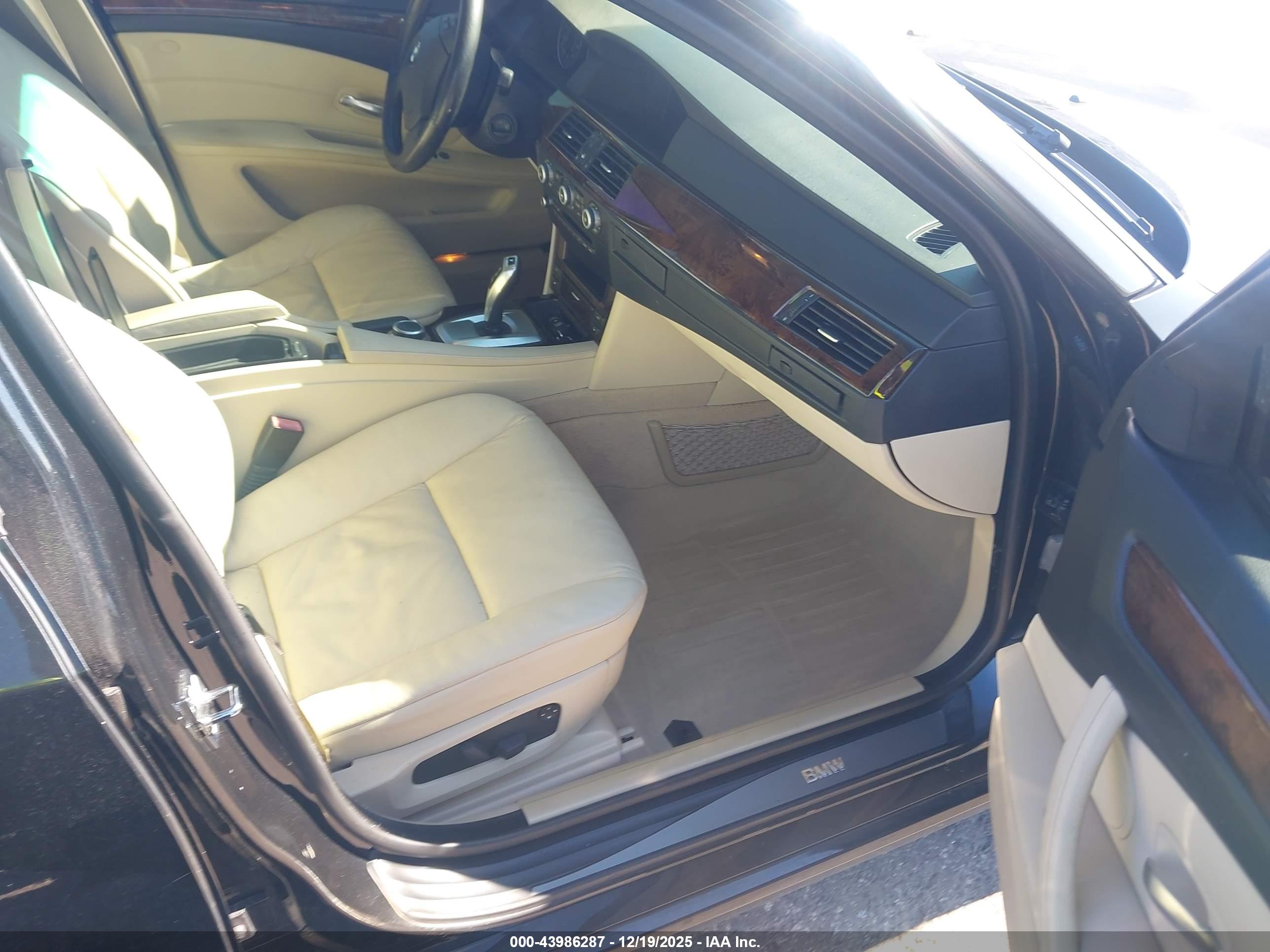 BMW 528I image 5