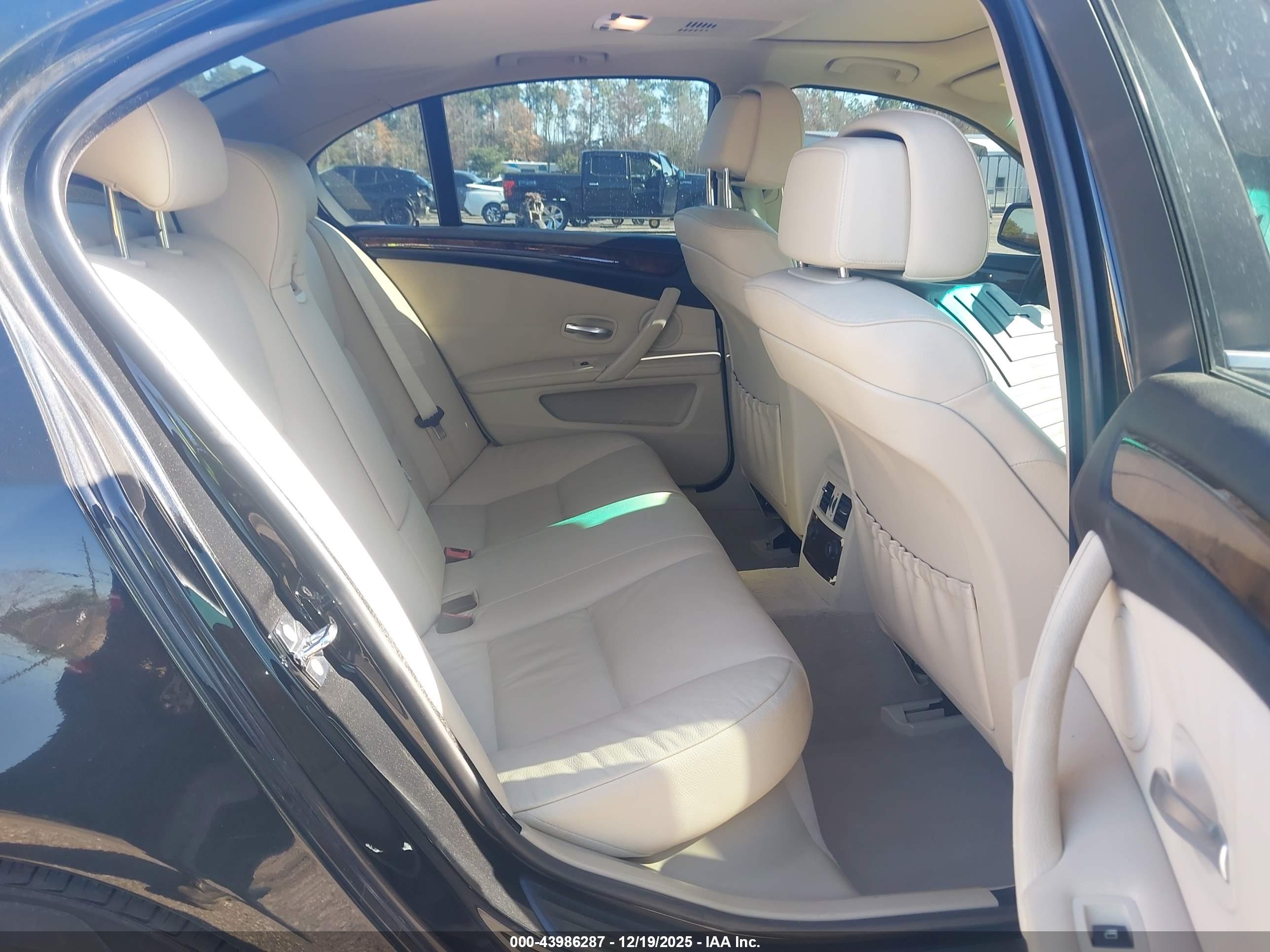 BMW 528I image 8