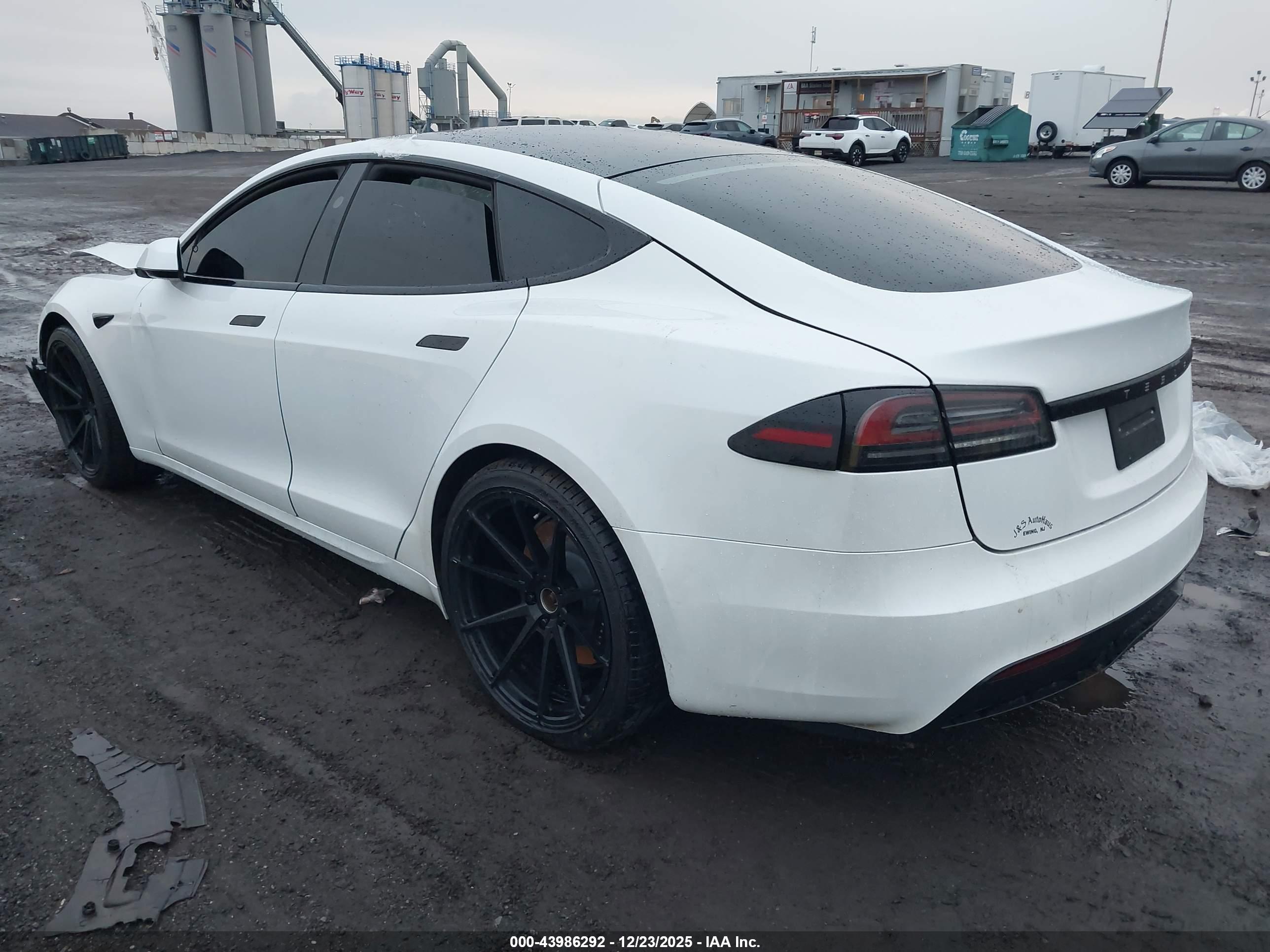 TESLA MODEL image 3