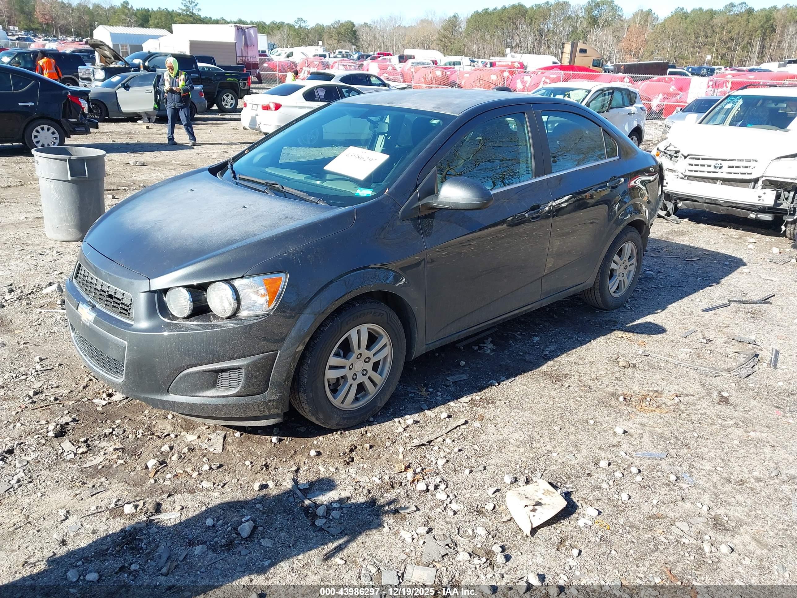 CHEVROLET SONIC image 2