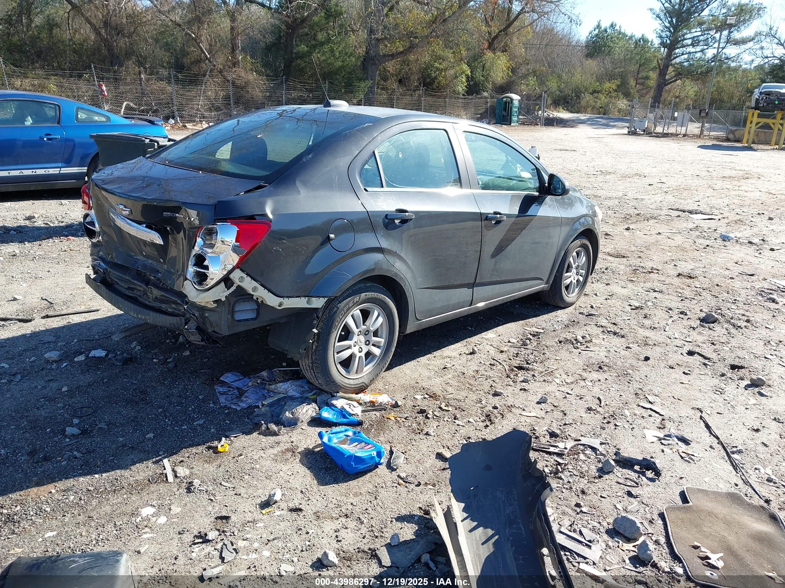 CHEVROLET SONIC image 4