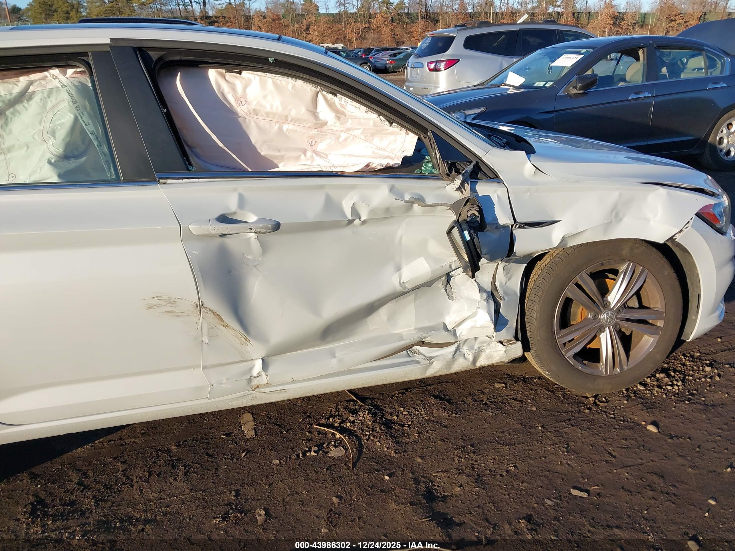 VOLKSWAGEN JETTA image 6
