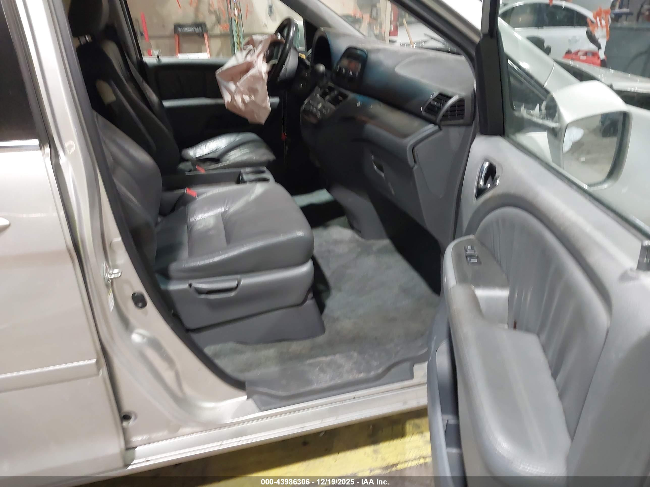 HONDA ODYSSEY image 5