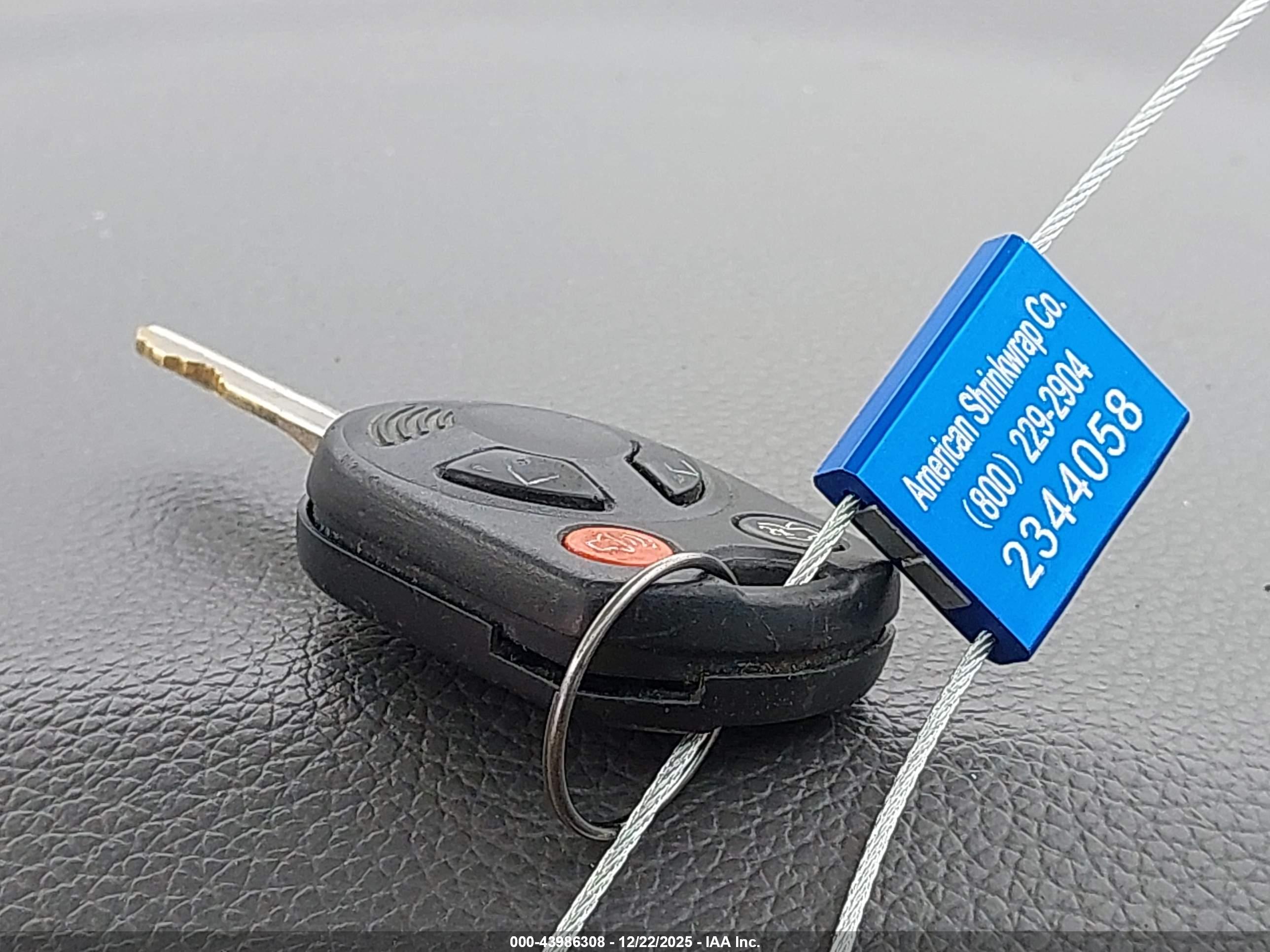 FORD FUSION image 11