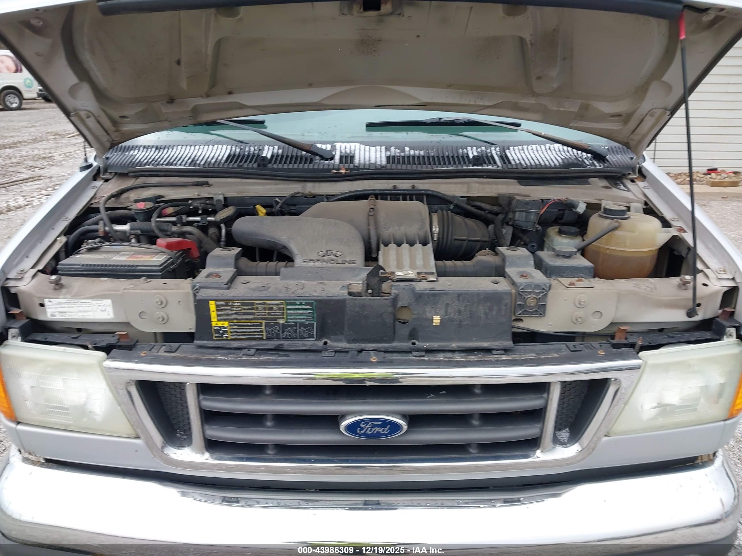 FORD E-150 image 10