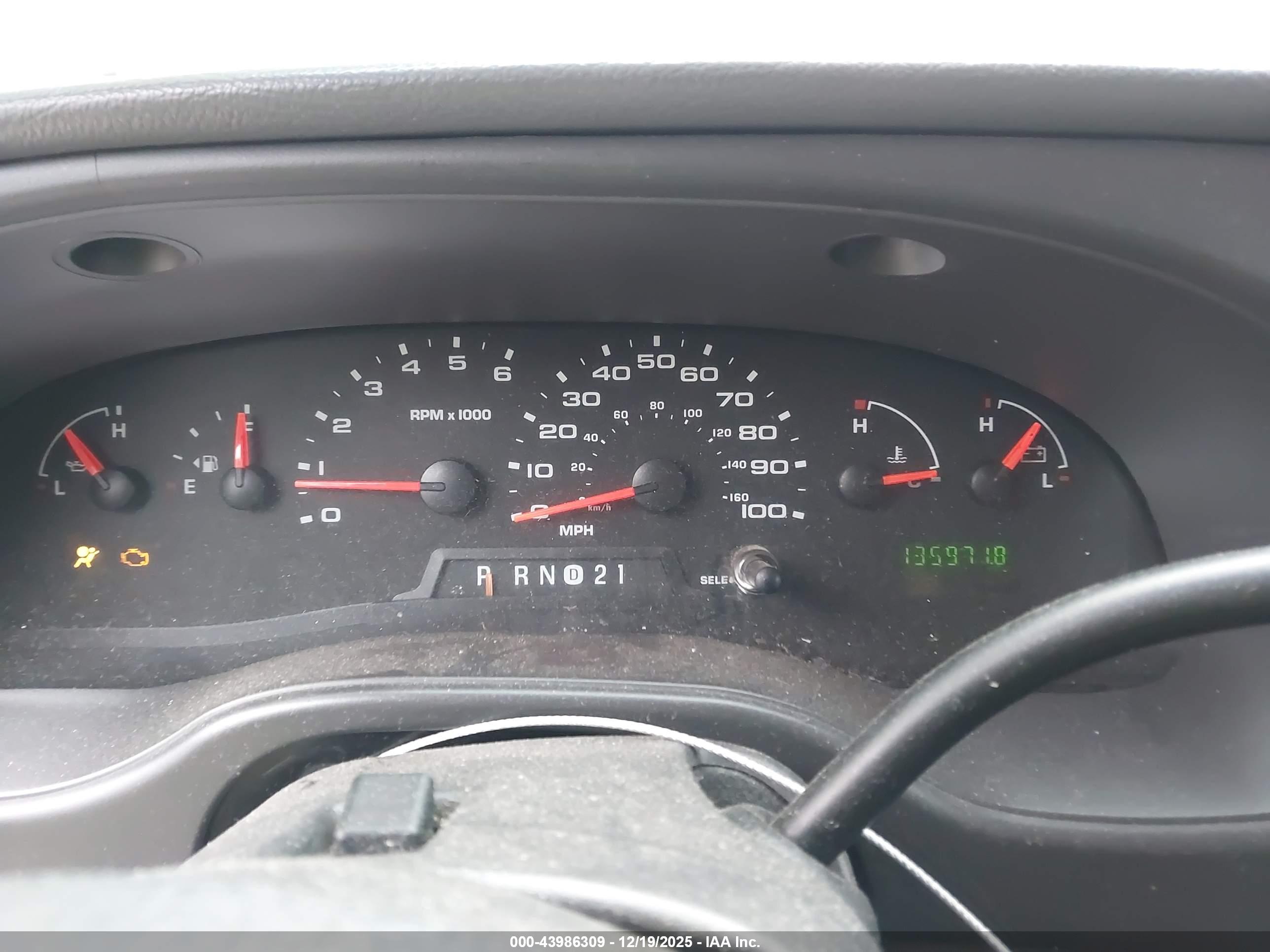 FORD E-150 image 7