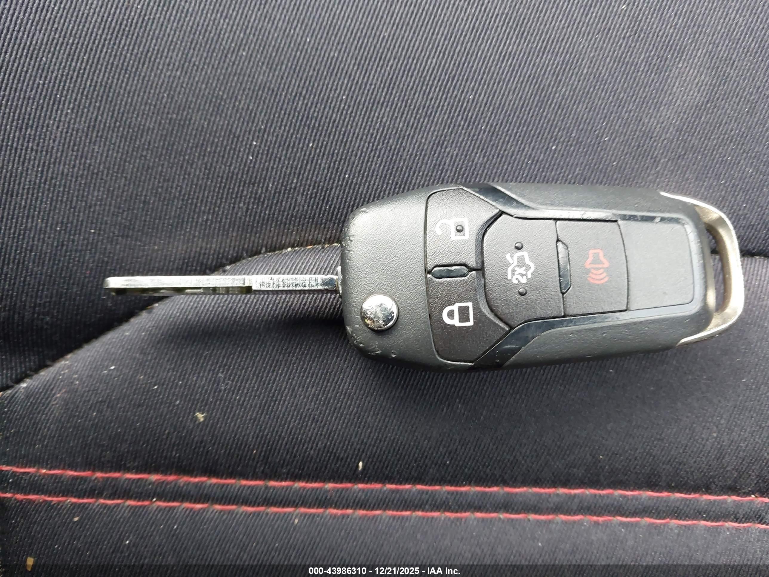 FORD FUSION image 11
