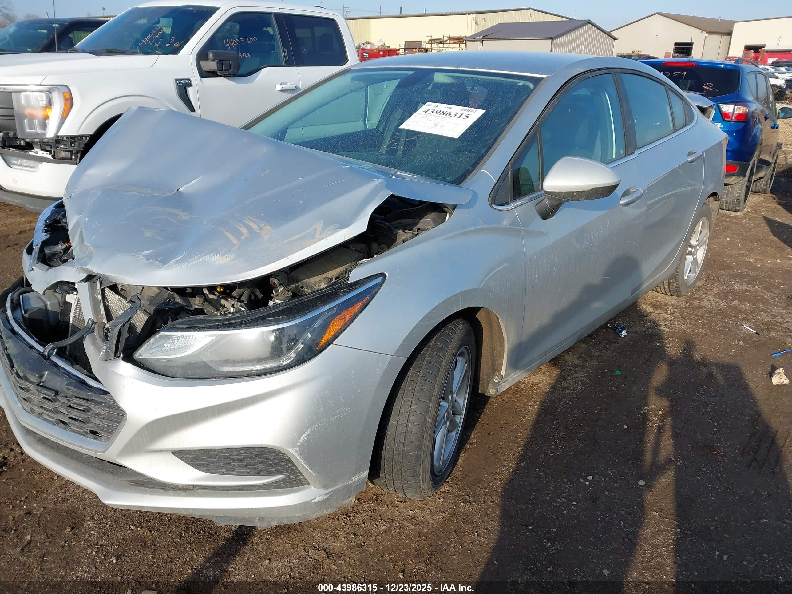 CHEVROLET CRUZE image 2
