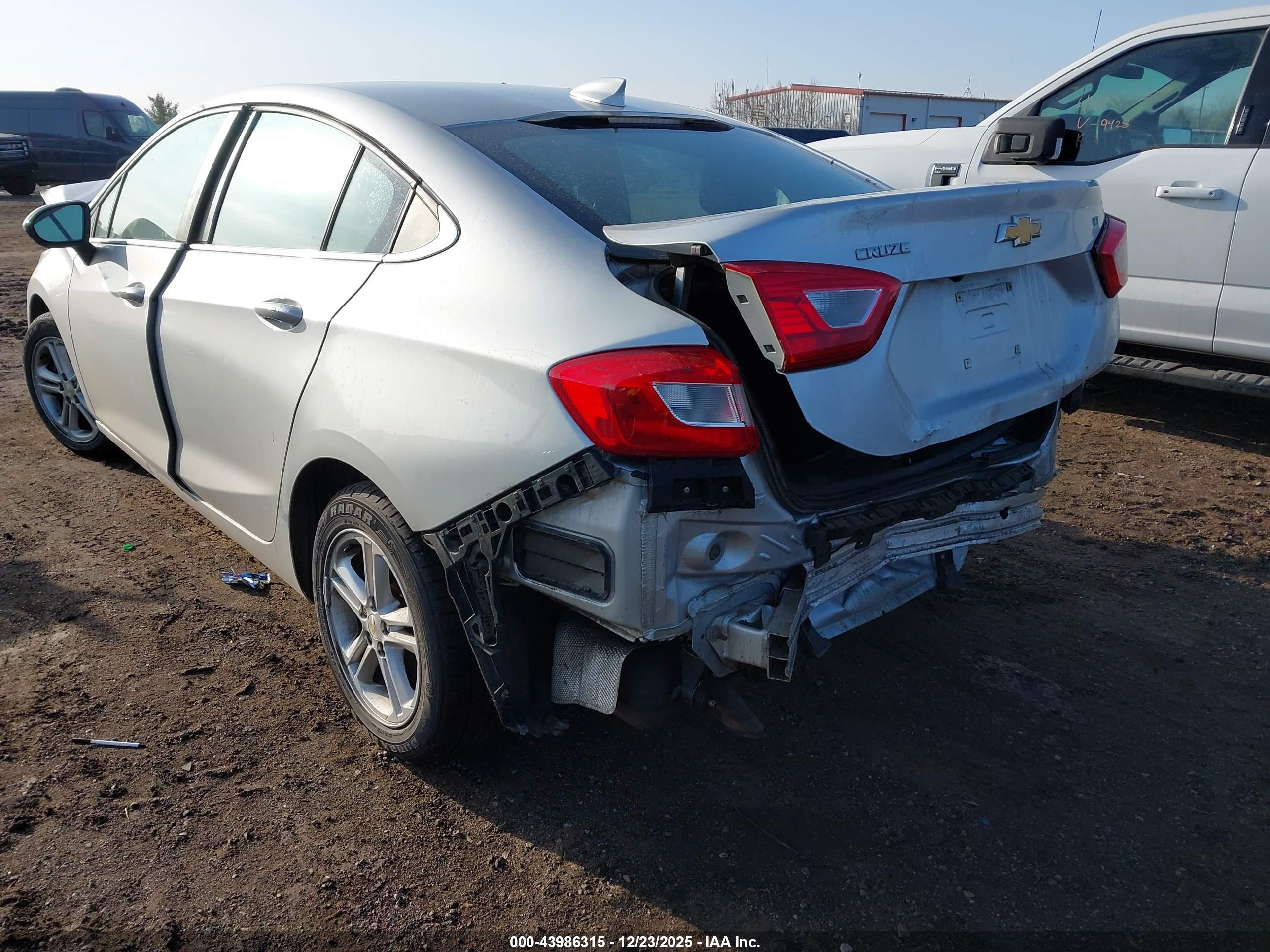 CHEVROLET CRUZE image 3
