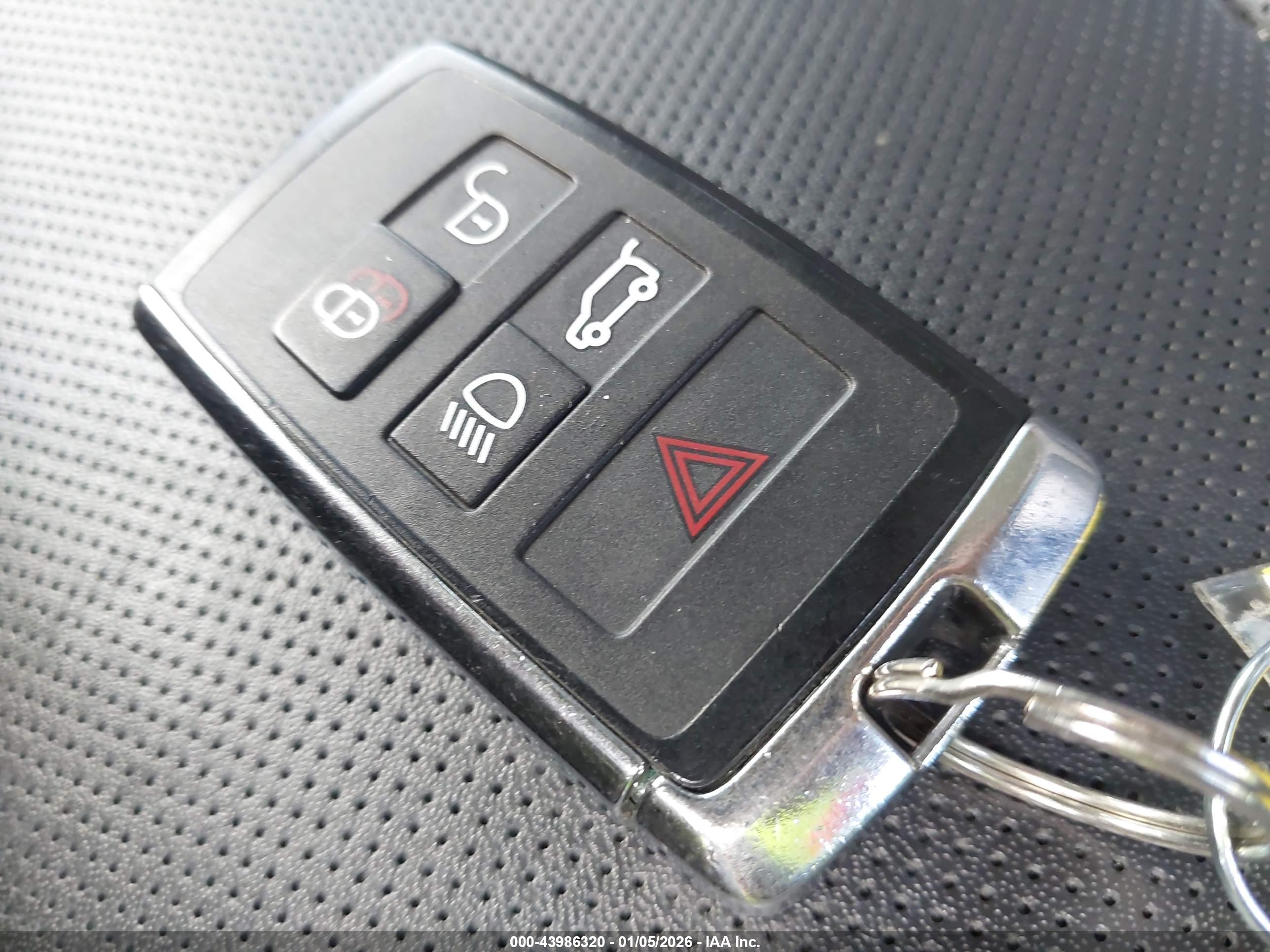 LAND ROVER image 11