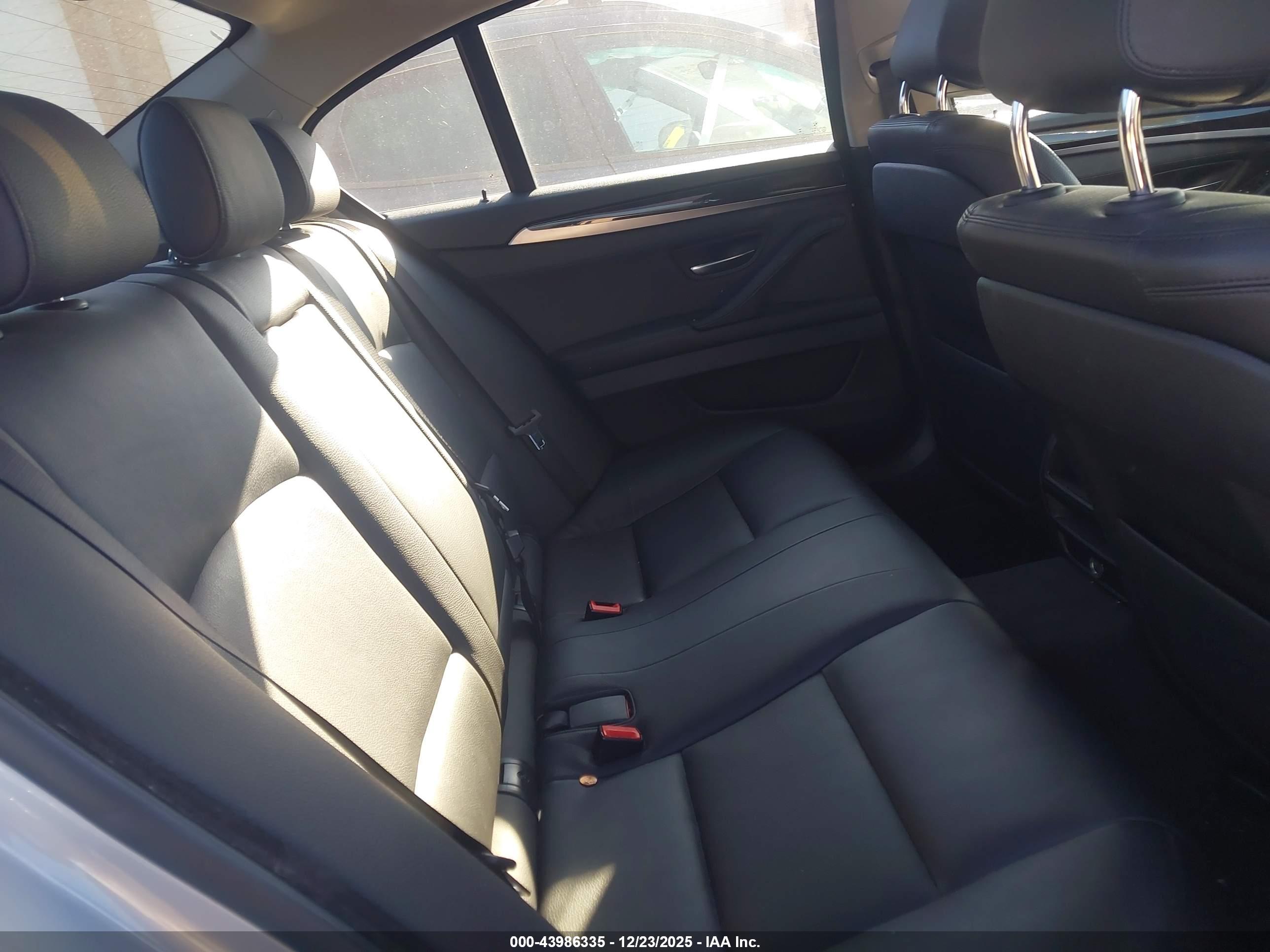 BMW 535I image 8