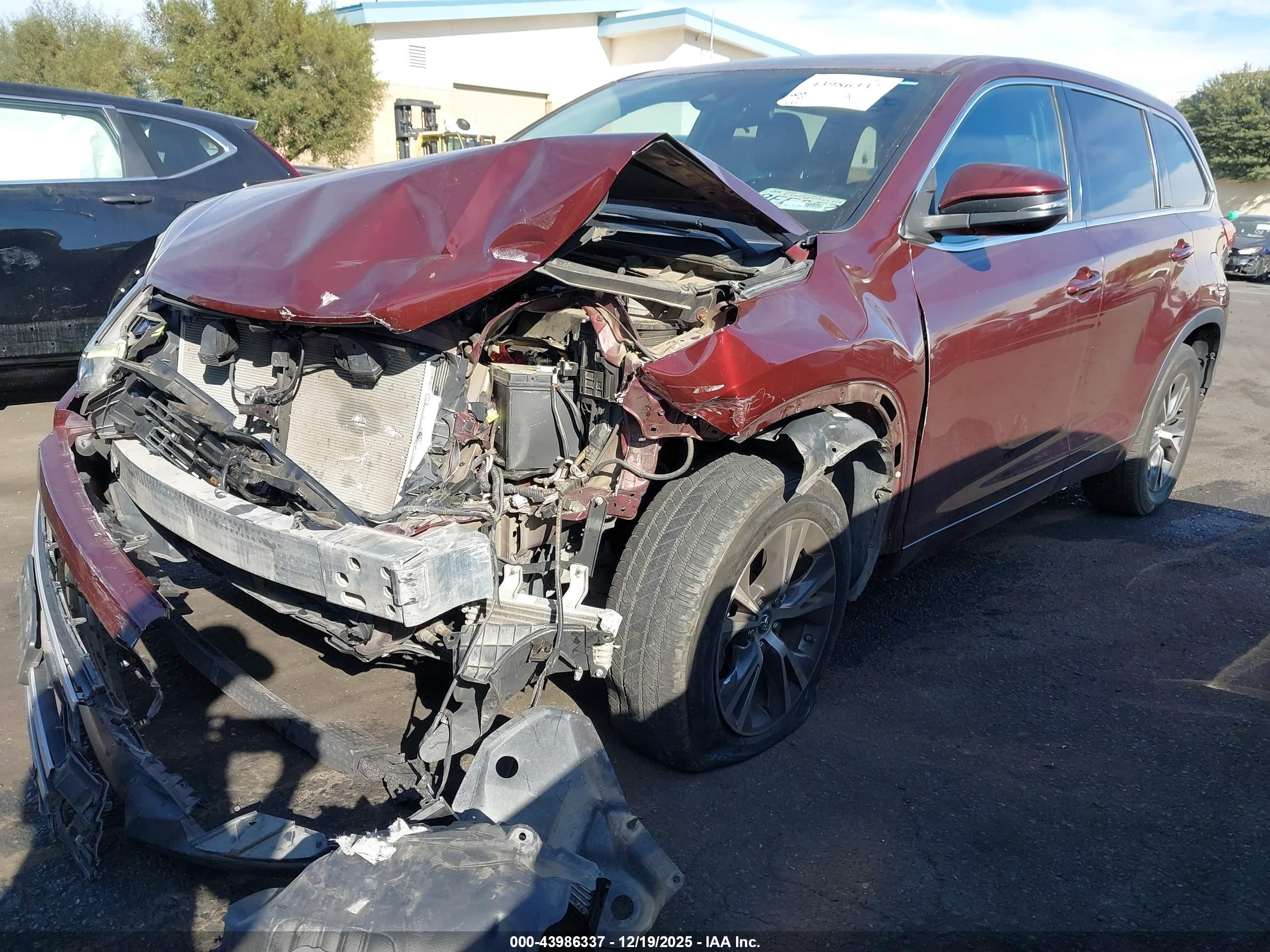 TOYOTA HIGHLANDER image 2