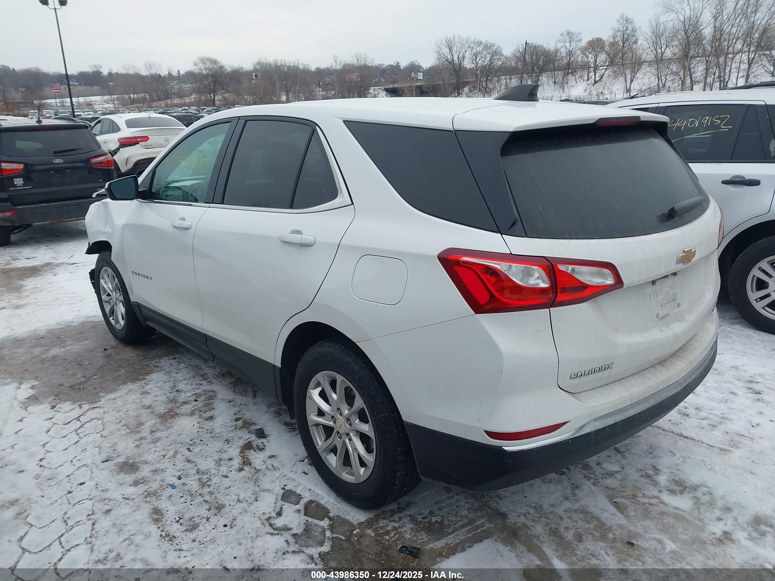 CHEVROLET EQUINOX image 3