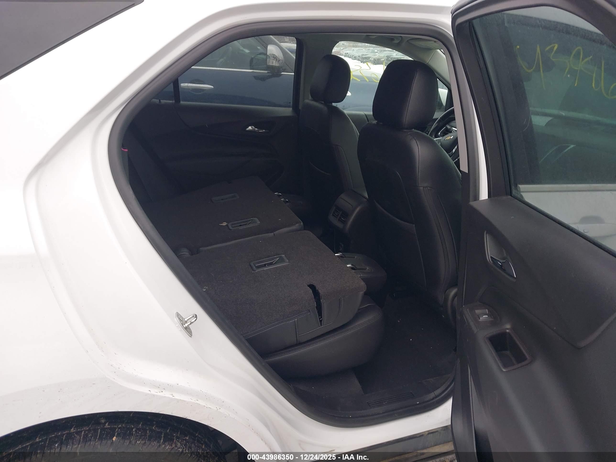 CHEVROLET EQUINOX image 8