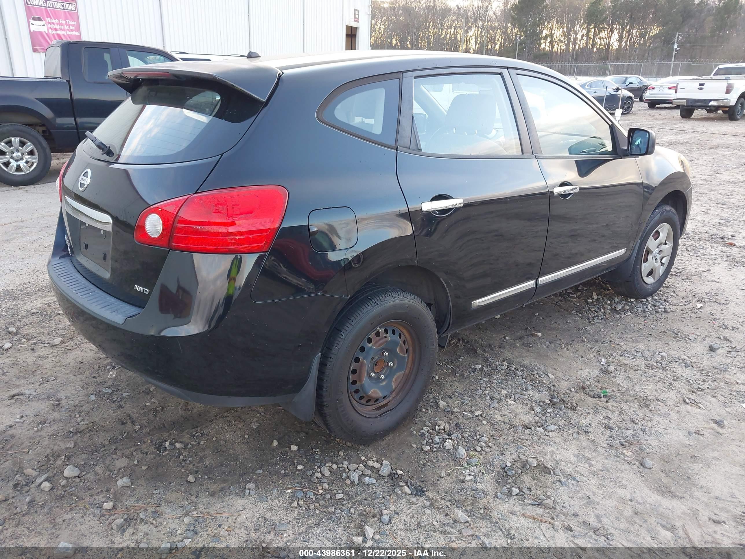 NISSAN ROGUE image 4