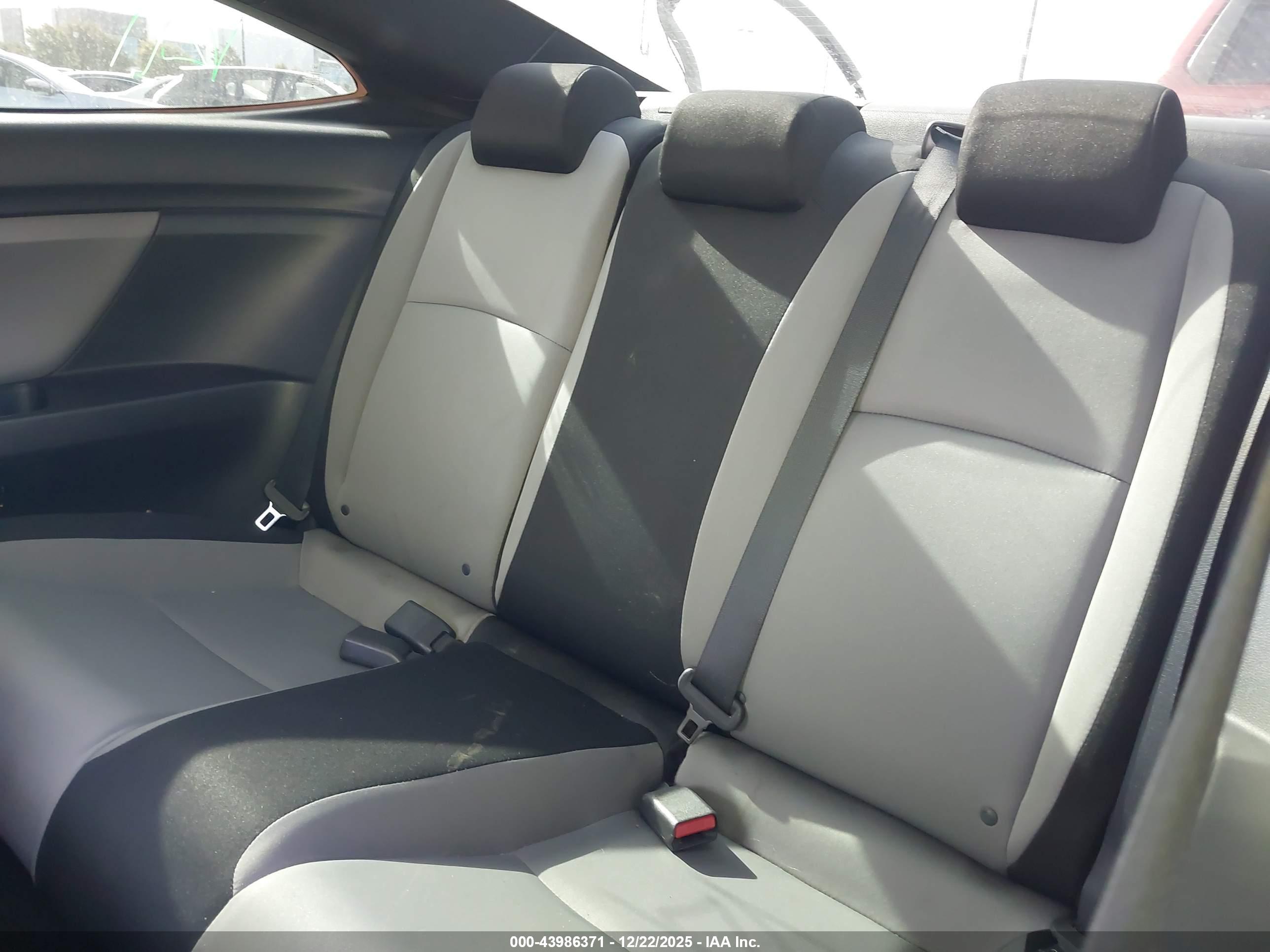 HONDA CIVIC image 8