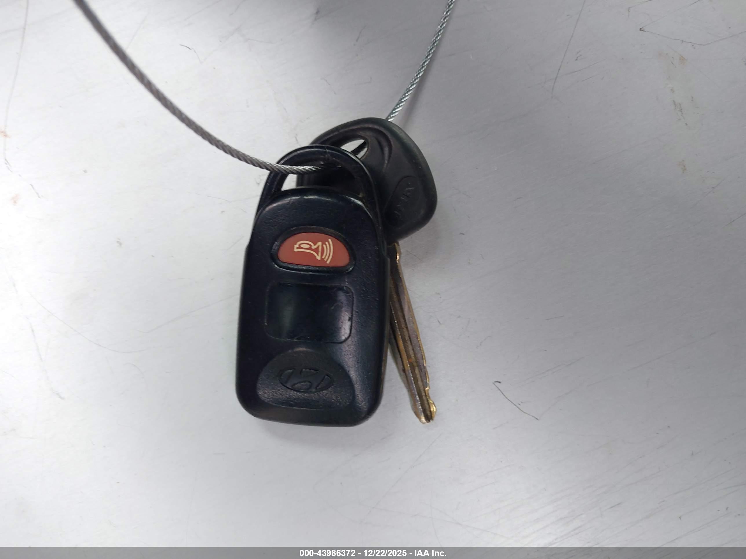 HYUNDAI ELANTRA image 11