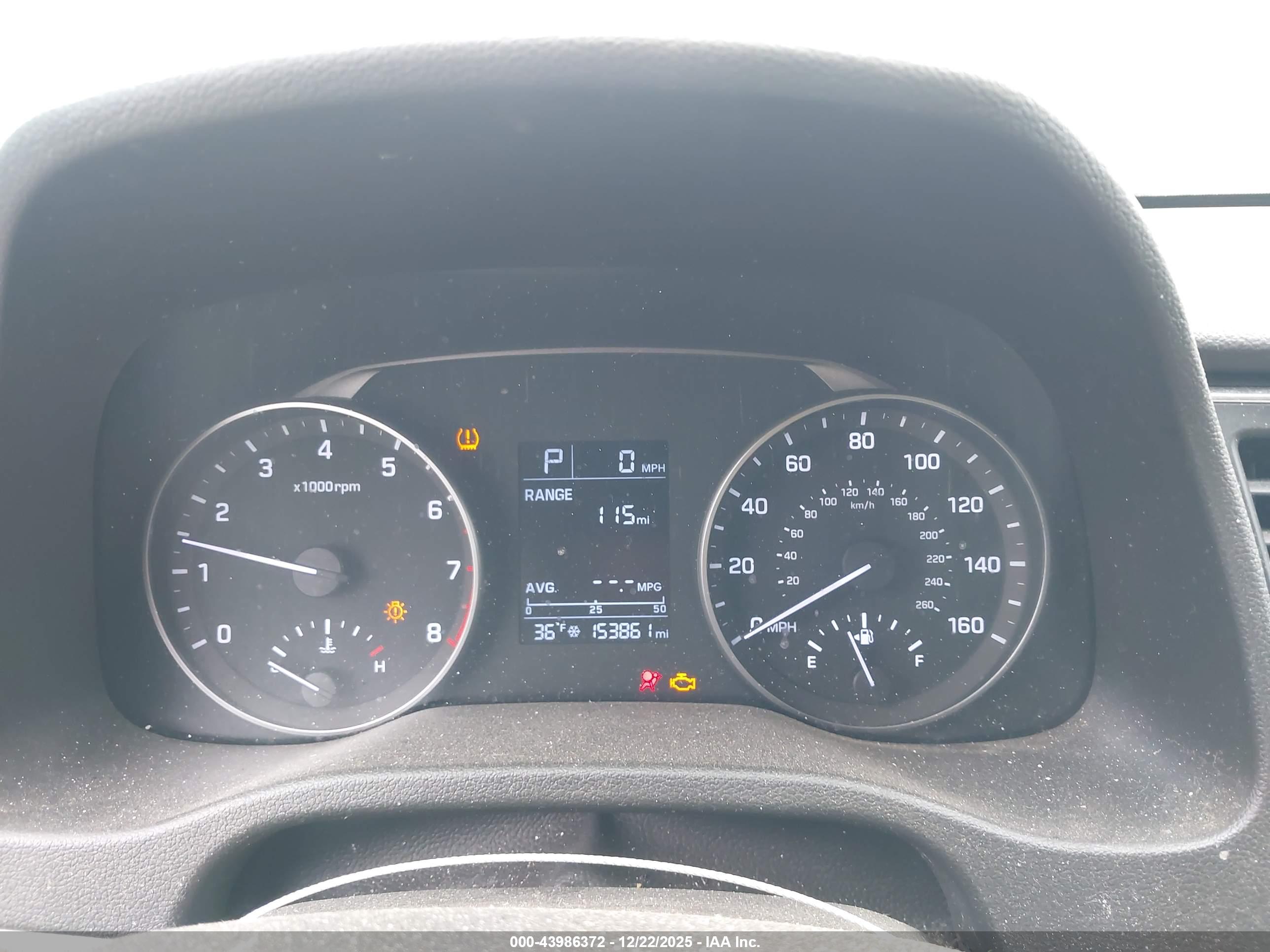 HYUNDAI ELANTRA image 7