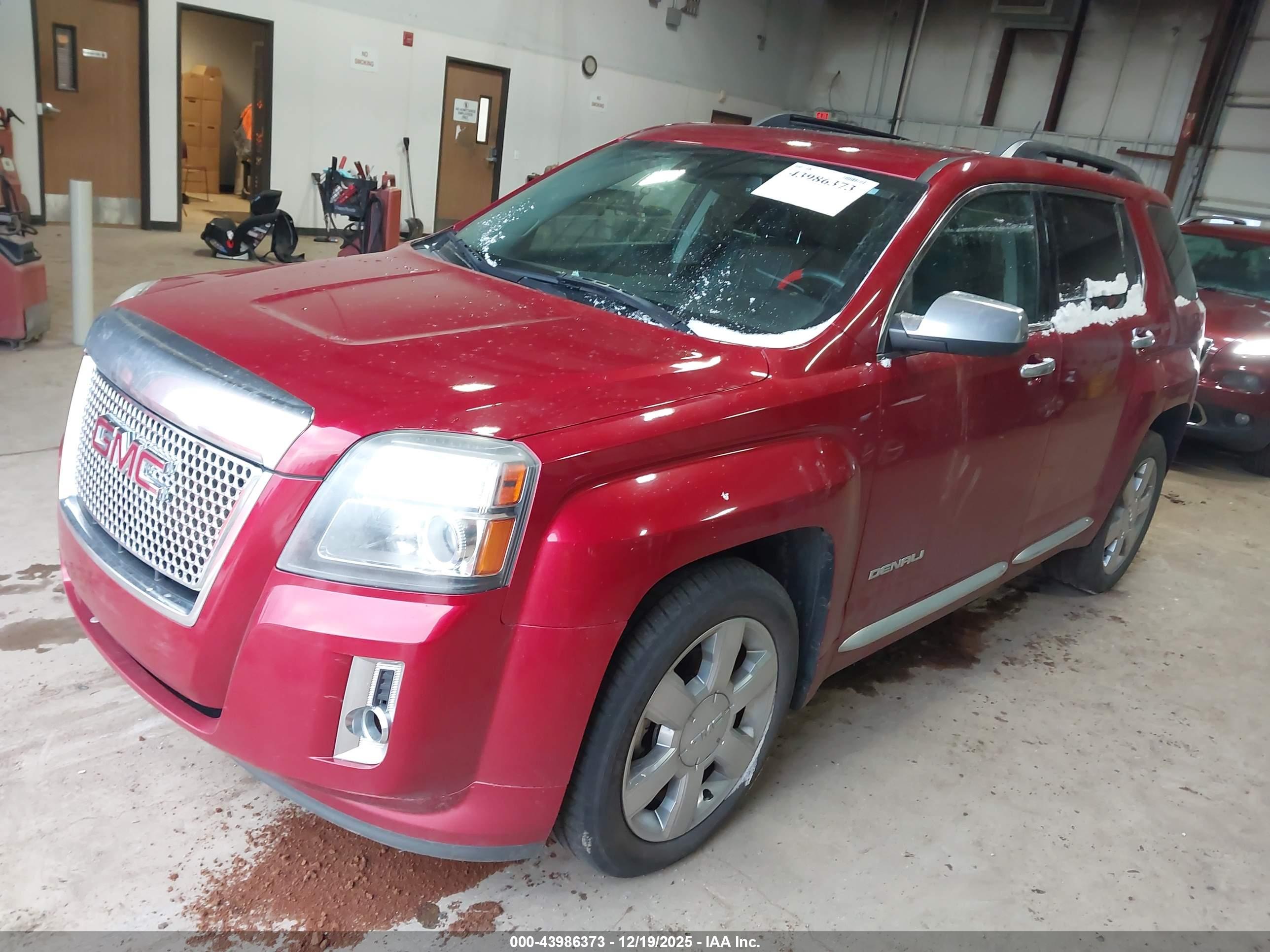 GMC TERRAIN image 2