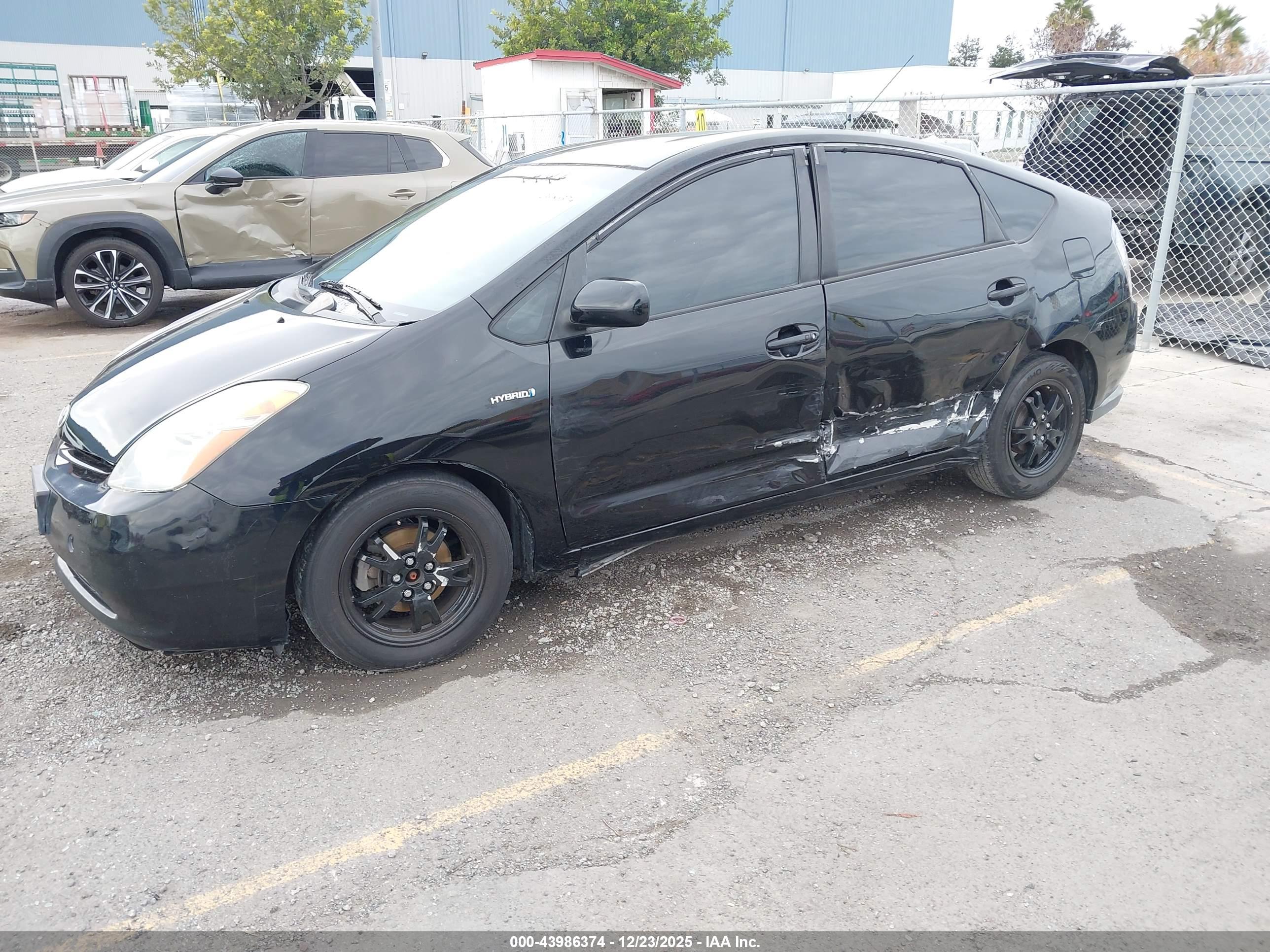 TOYOTA PRIUS image 6