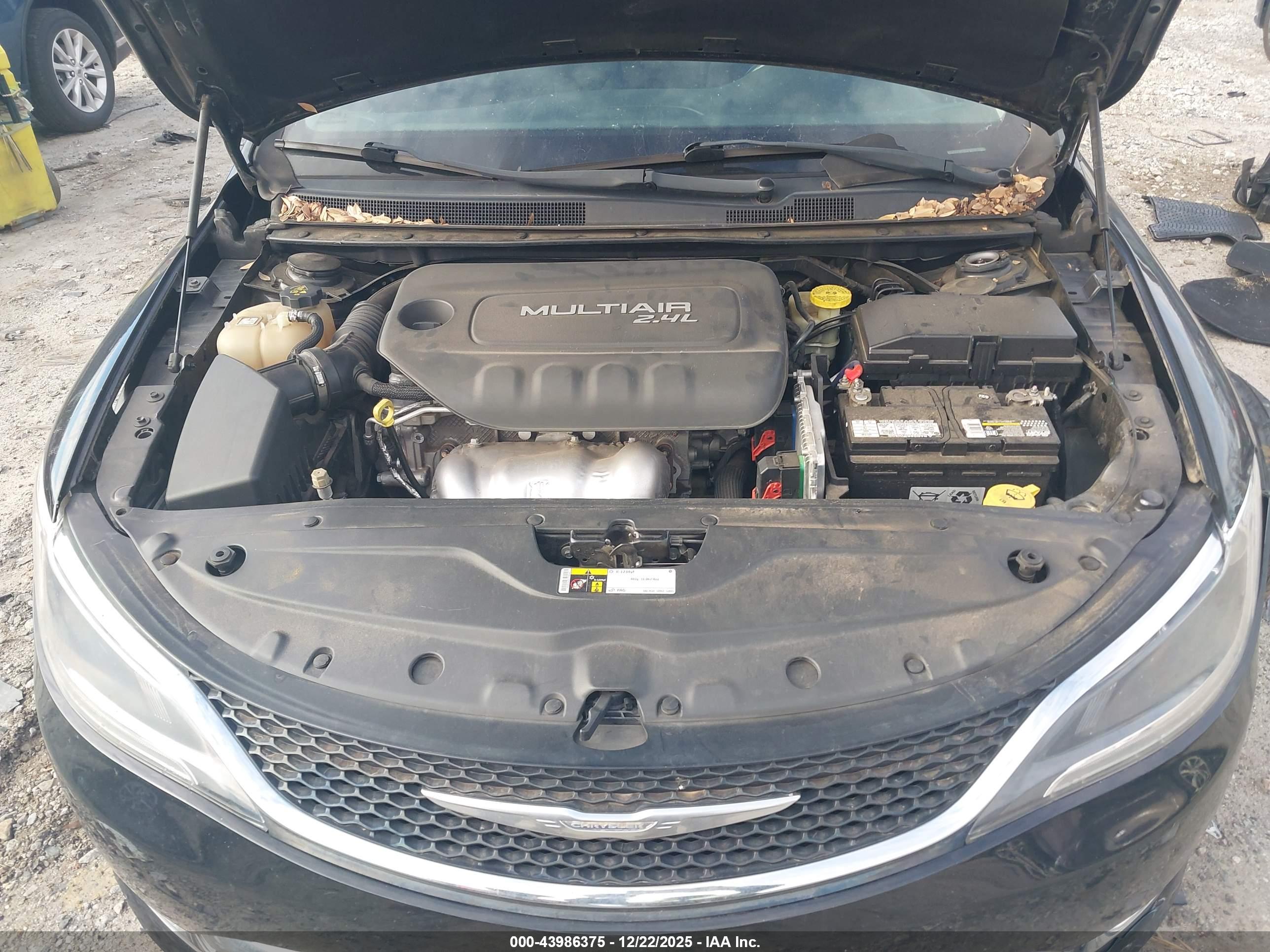 CHRYSLER 200 image 10