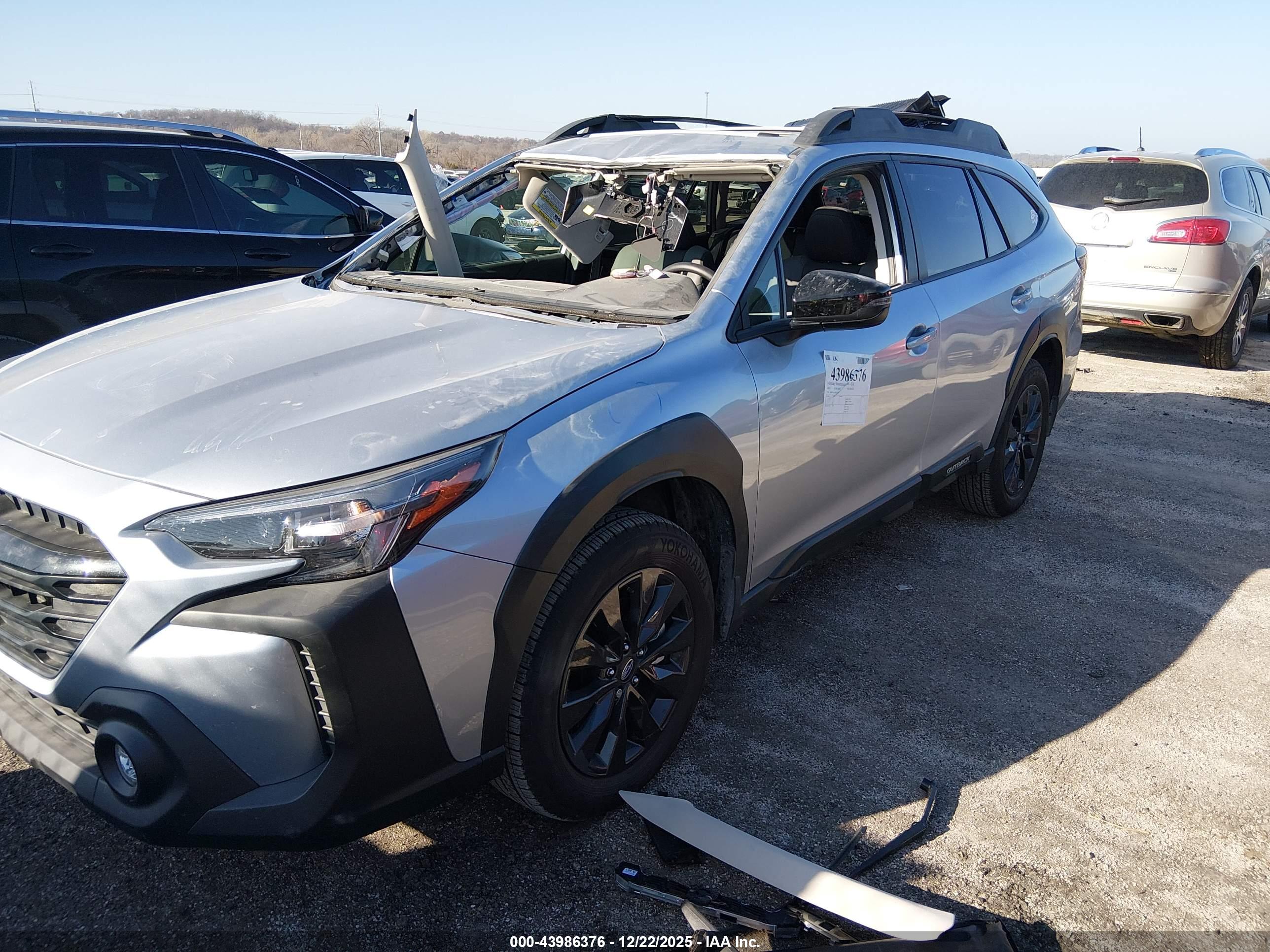 SUBARU OUTBACK image 2