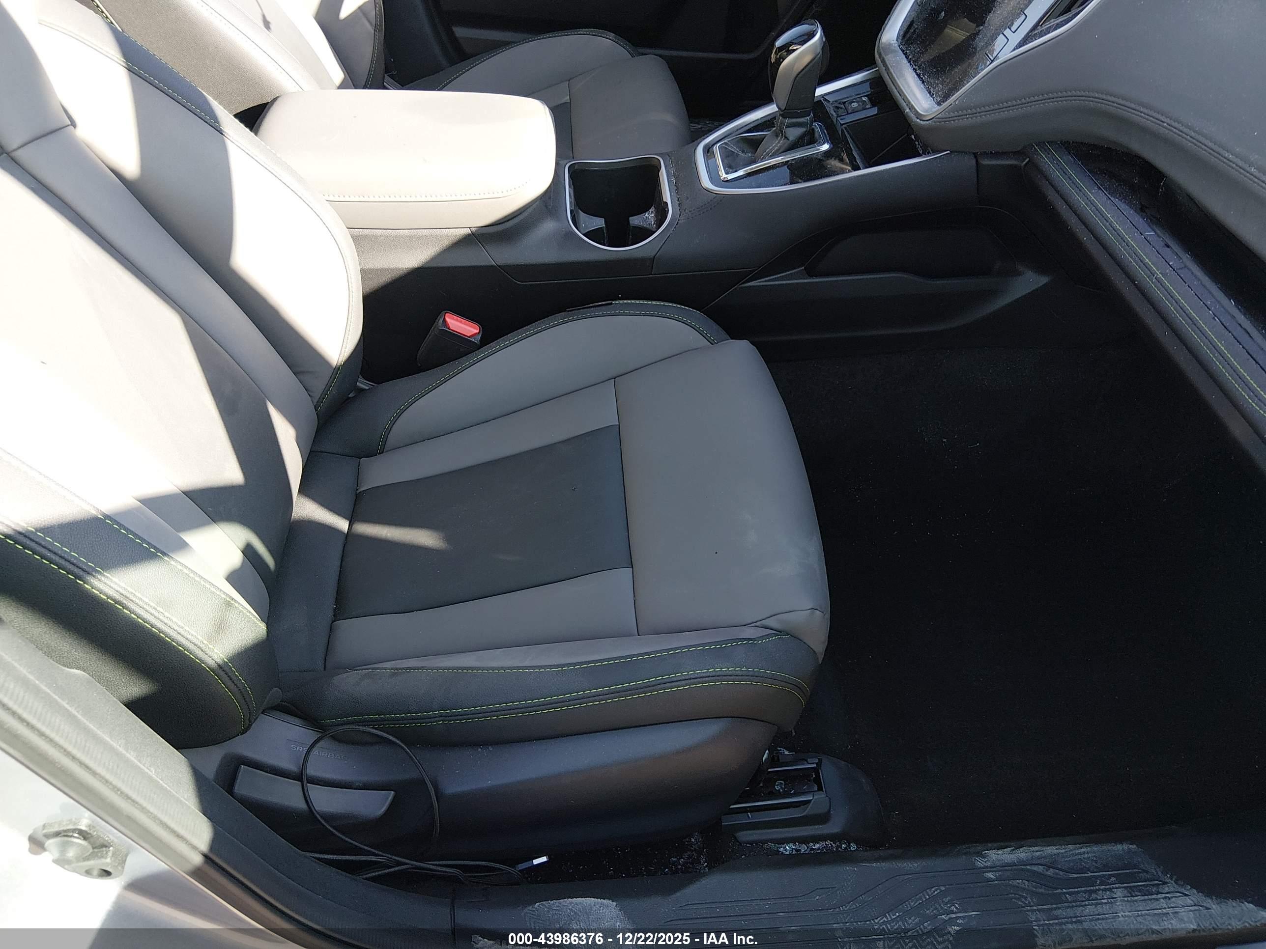 SUBARU OUTBACK image 5
