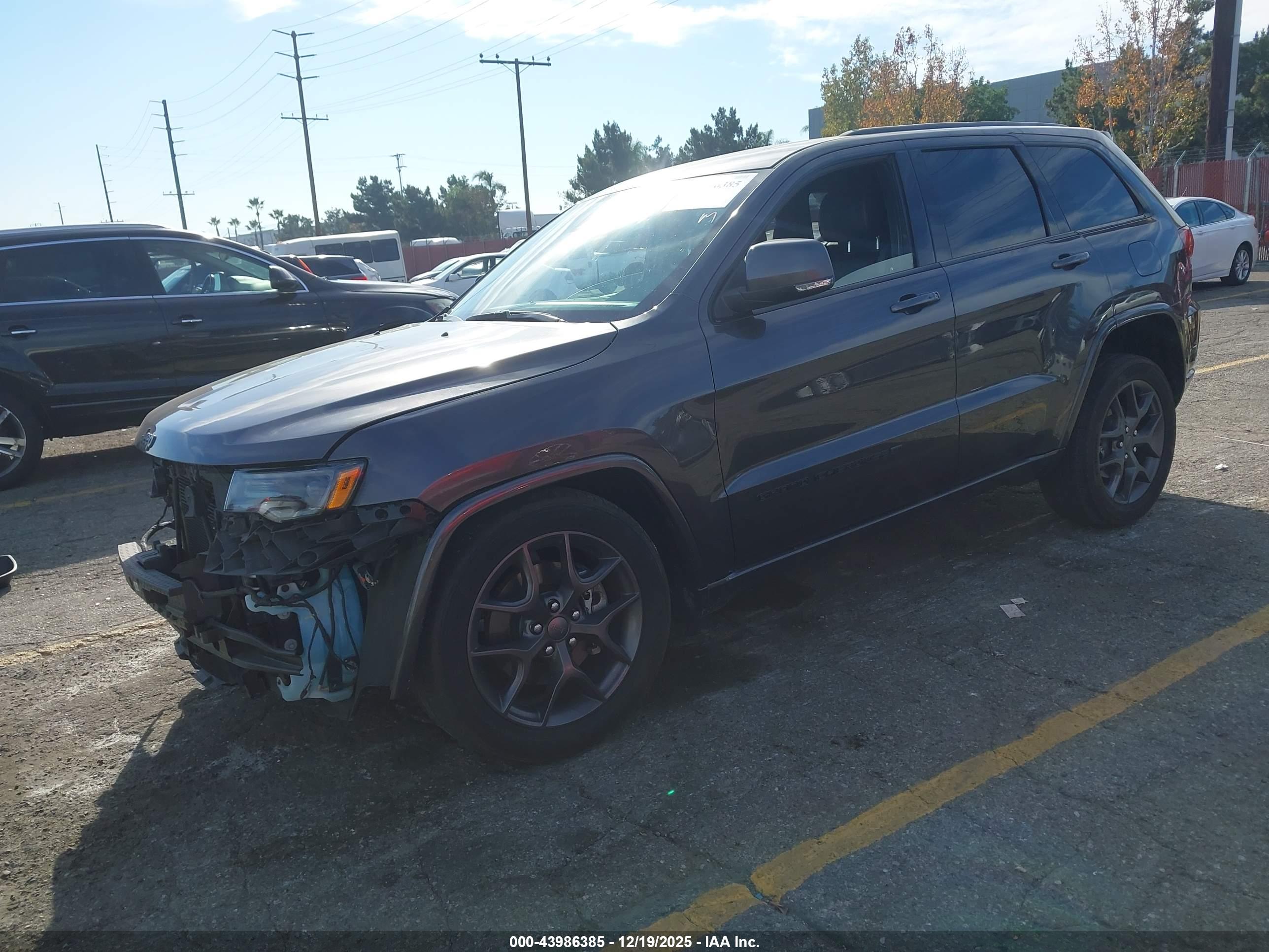 JEEP GRAND image 2