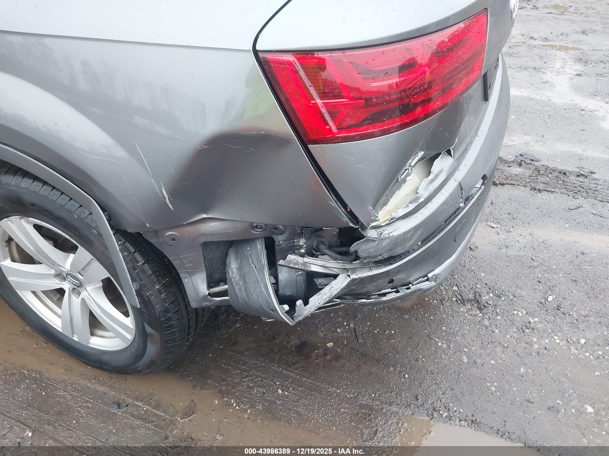 AUDI Q7 image 6