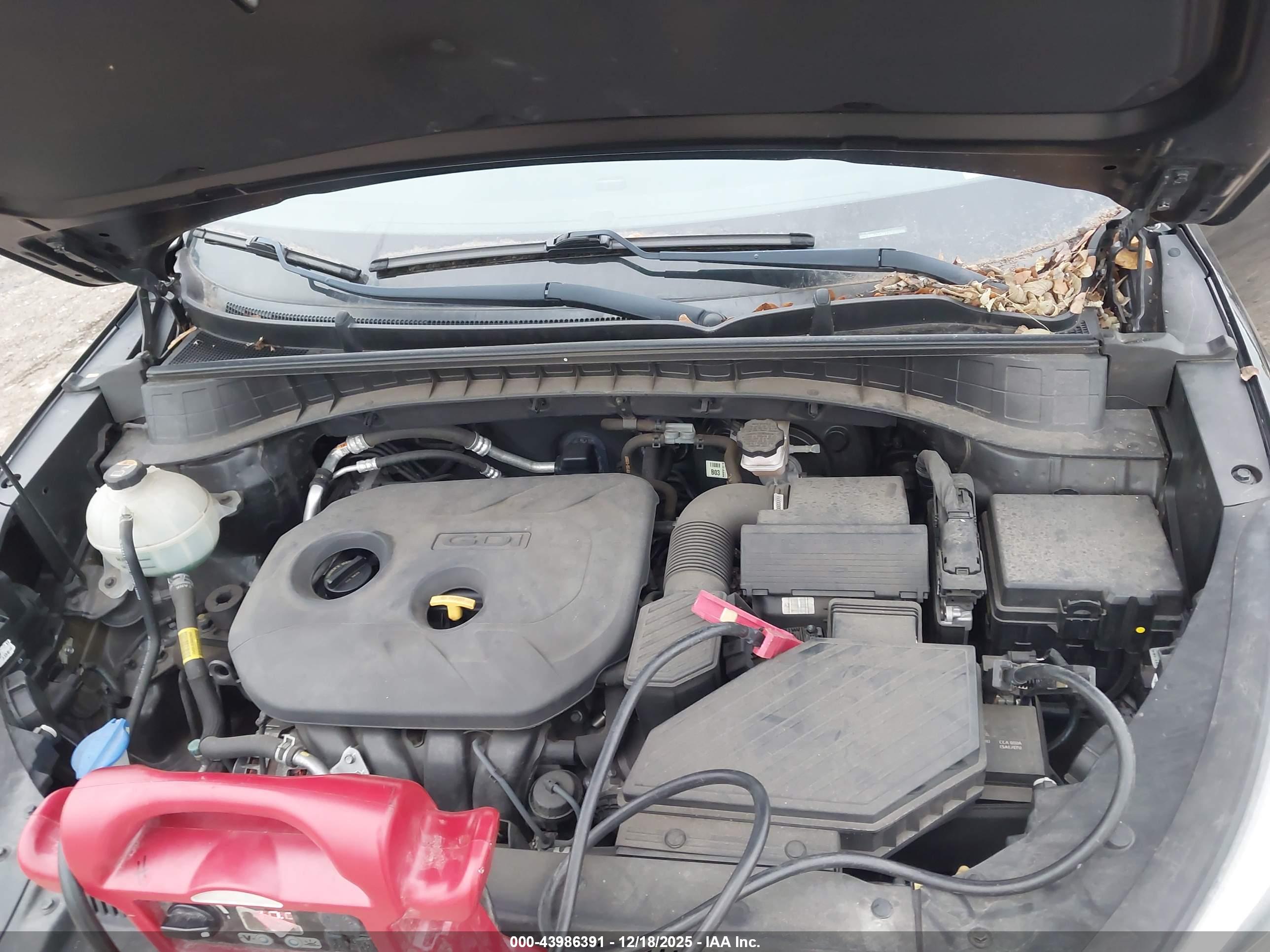 HYUNDAI TUCSON image 10