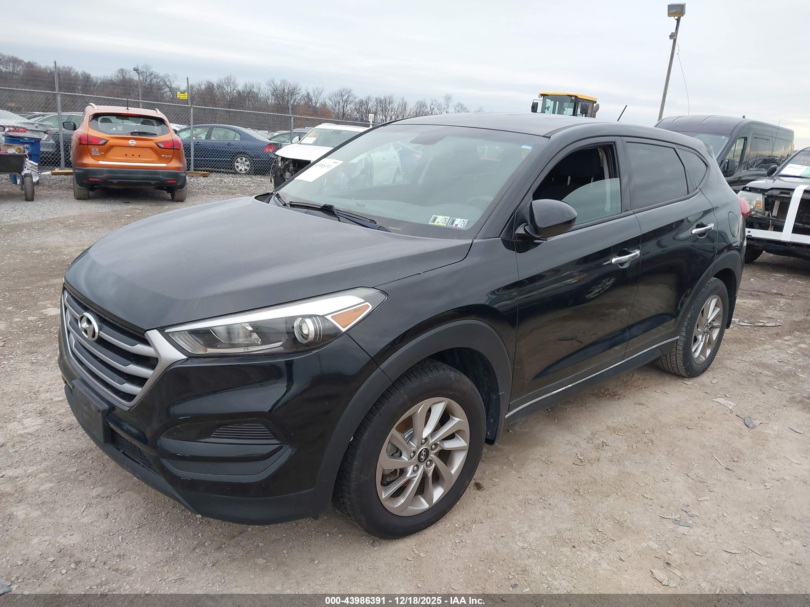 HYUNDAI TUCSON image 2