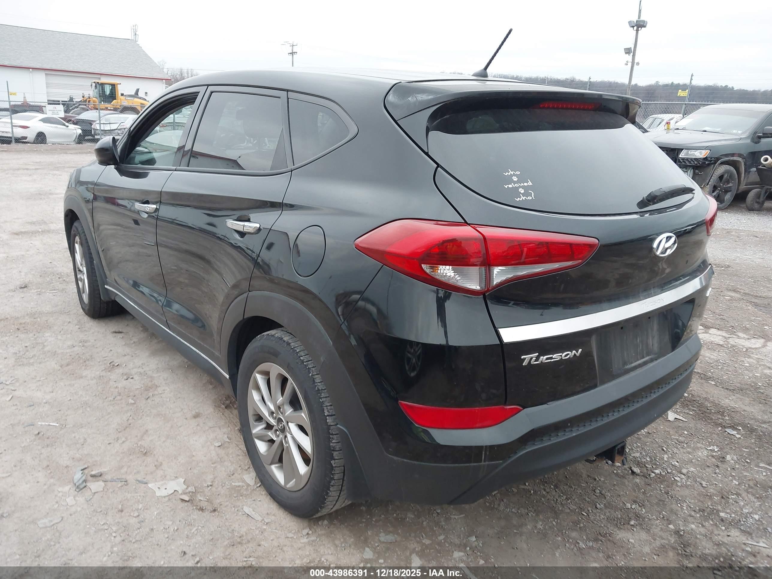 HYUNDAI TUCSON image 3