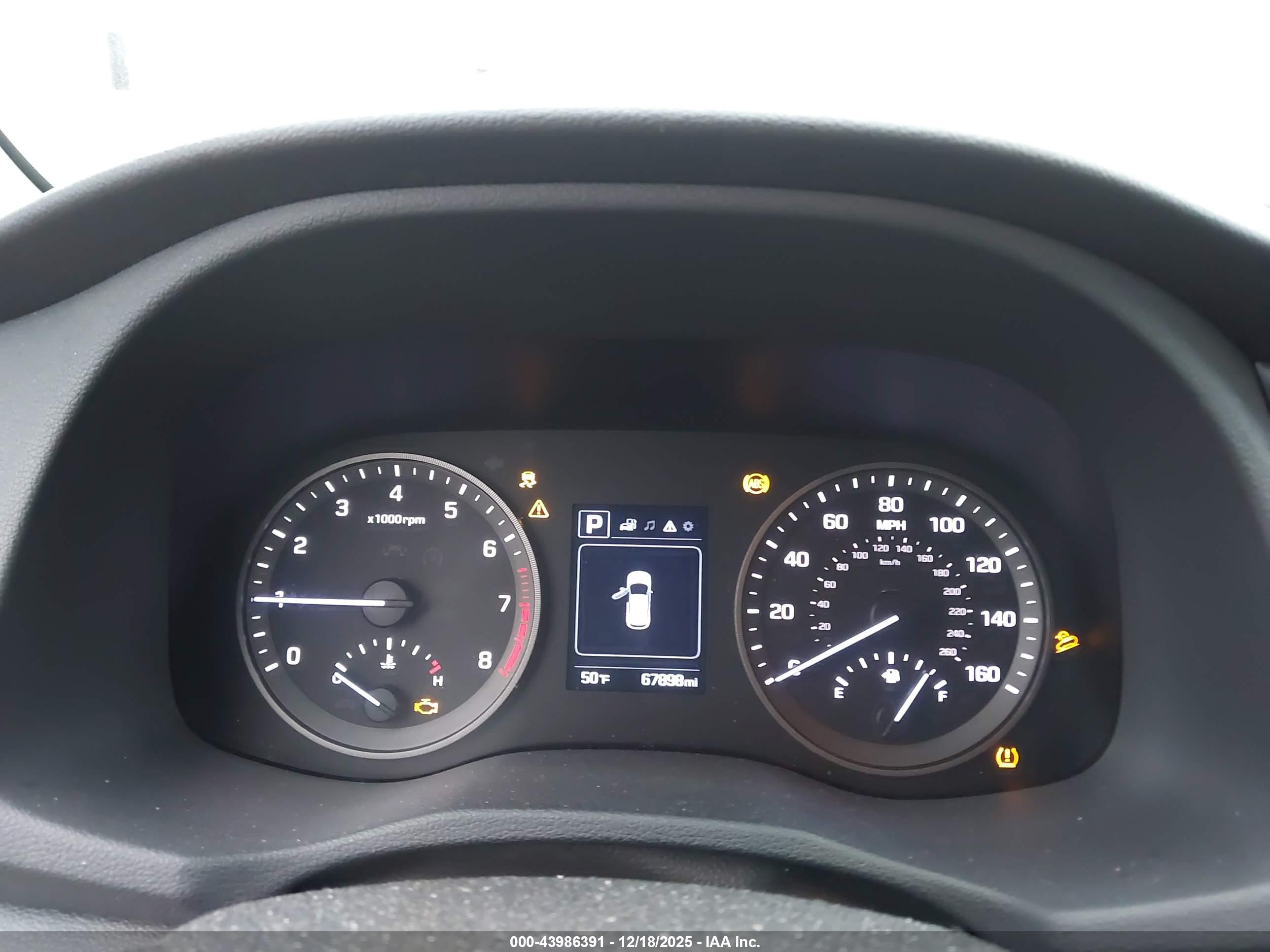 HYUNDAI TUCSON image 7