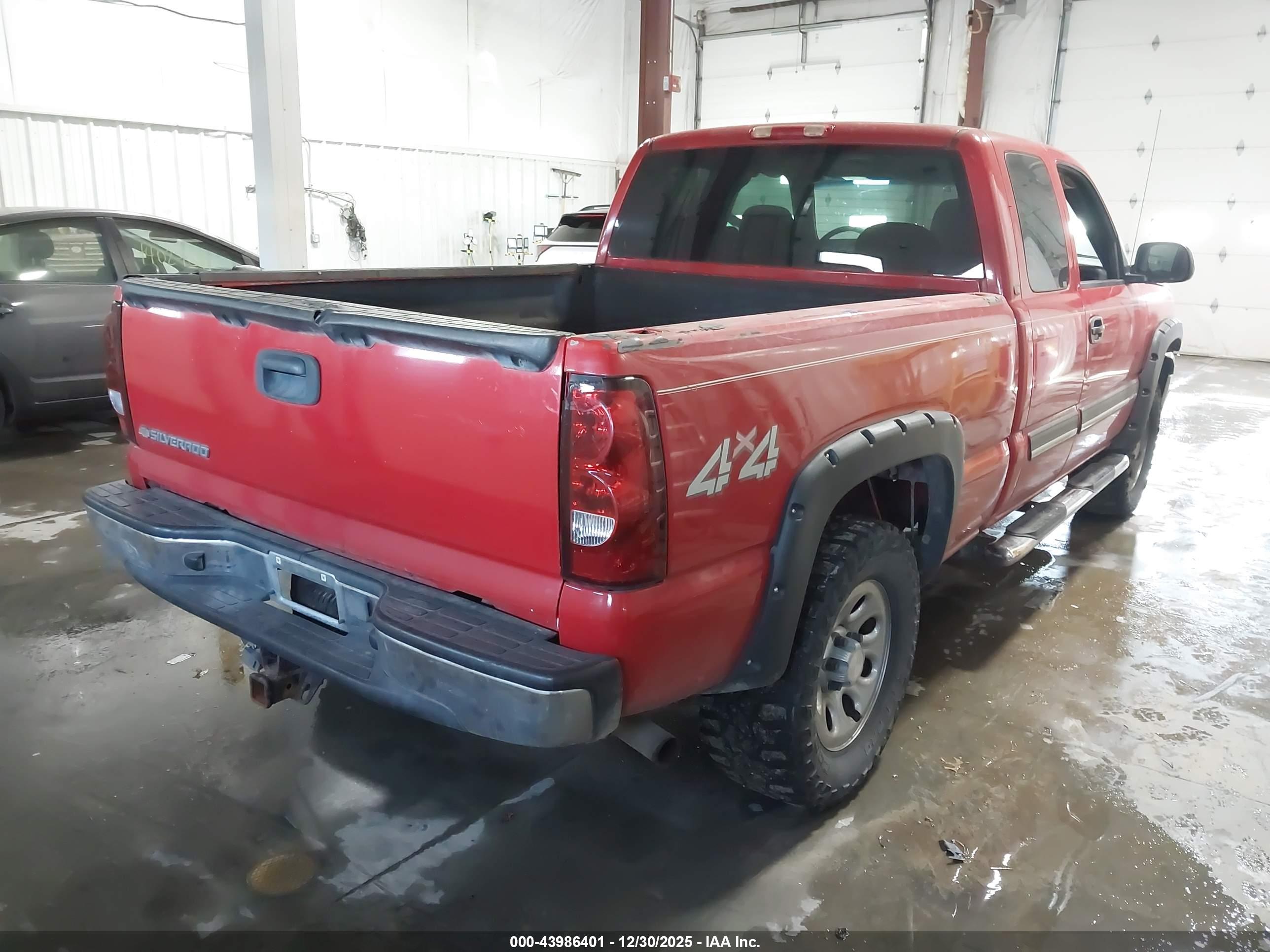 CHEVROLET SILVERADO image 4