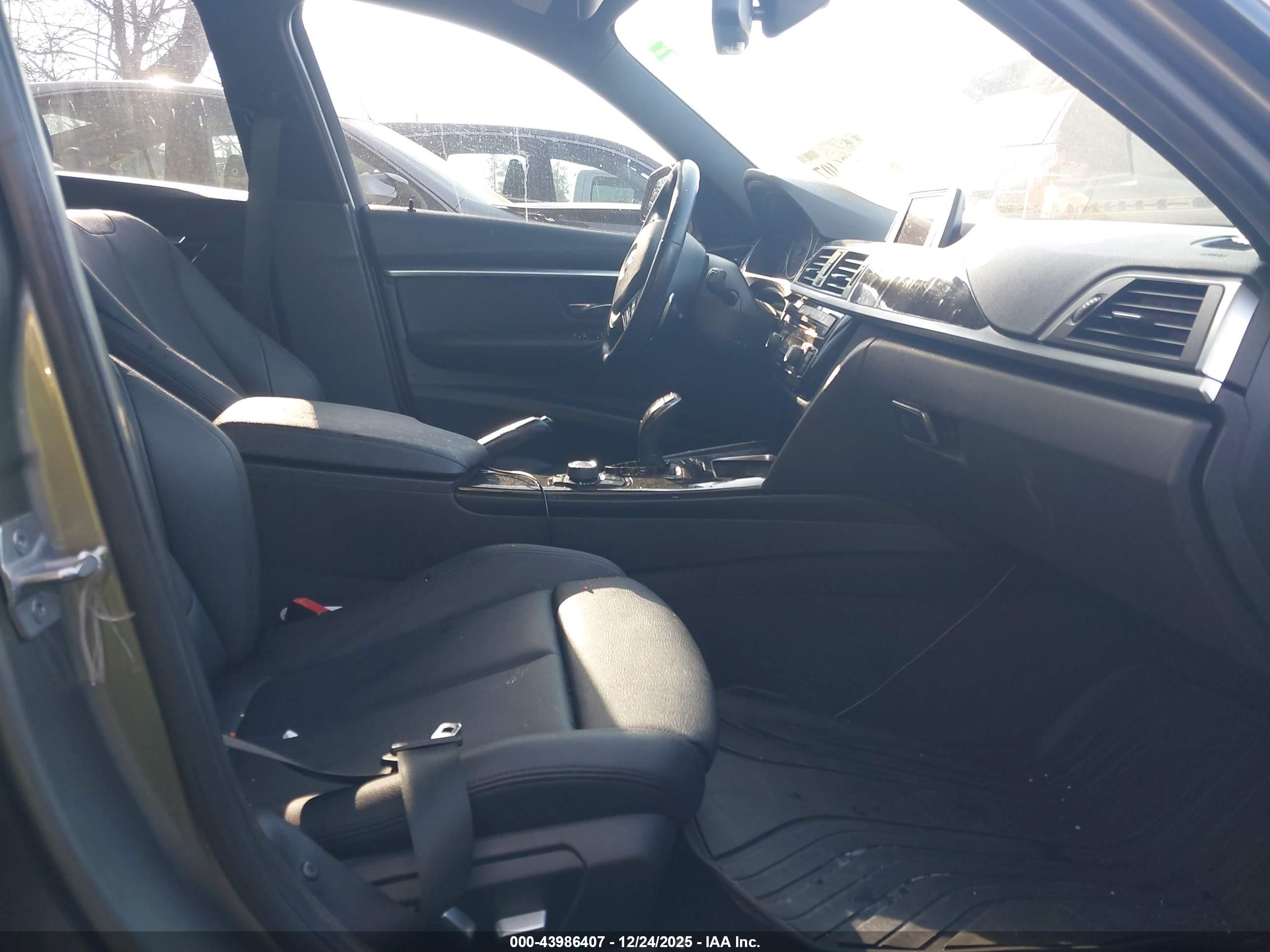 BMW 328I image 5