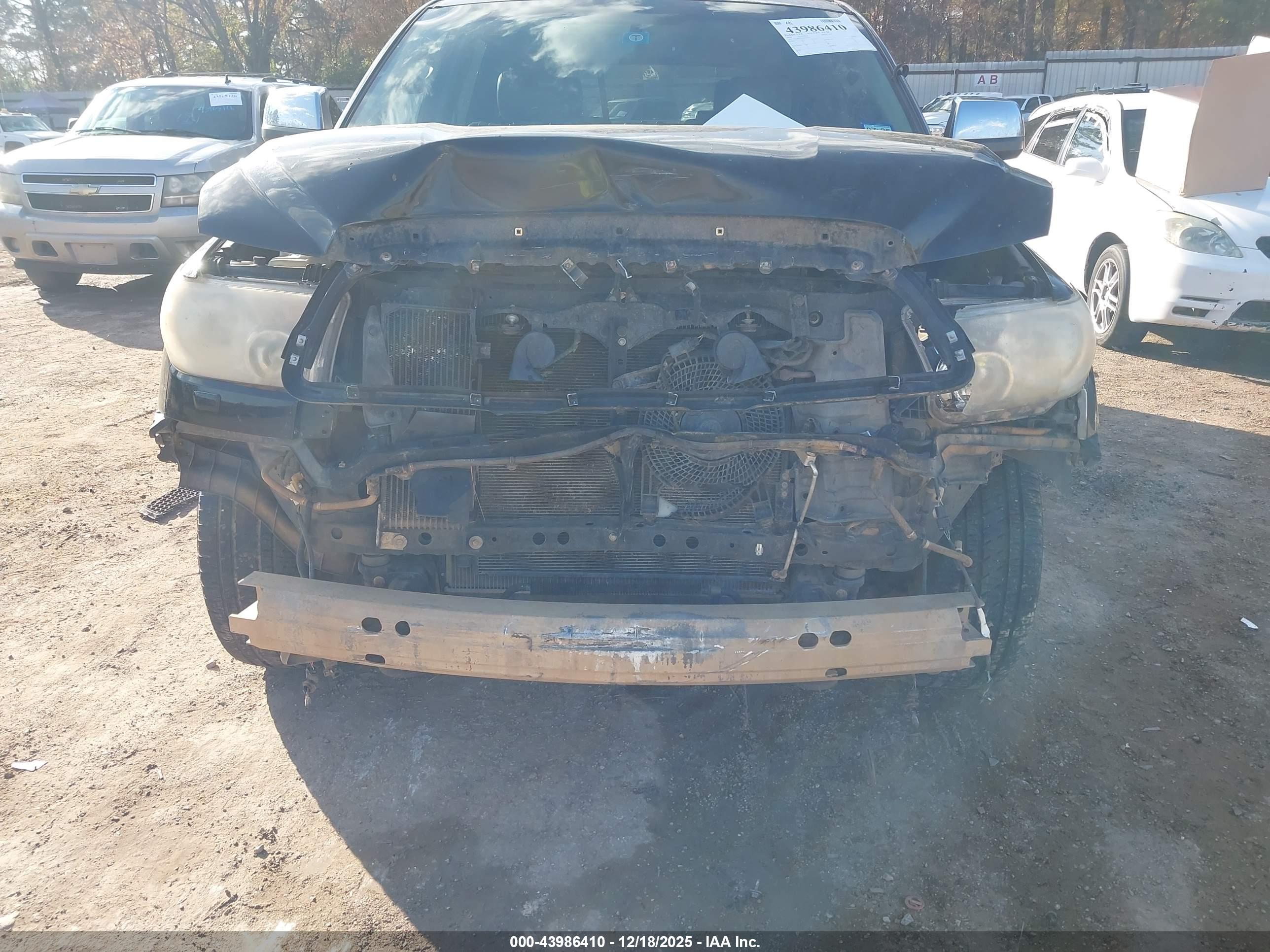 TOYOTA SEQUOIA image 6
