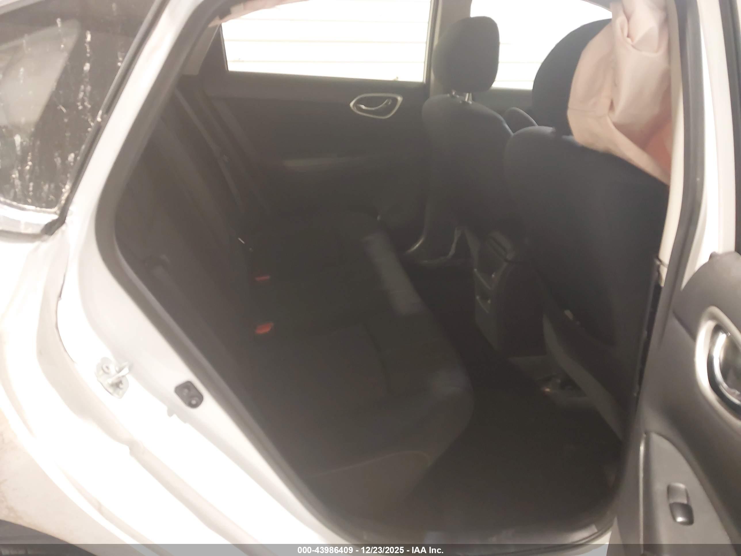 NISSAN SENTRA image 8