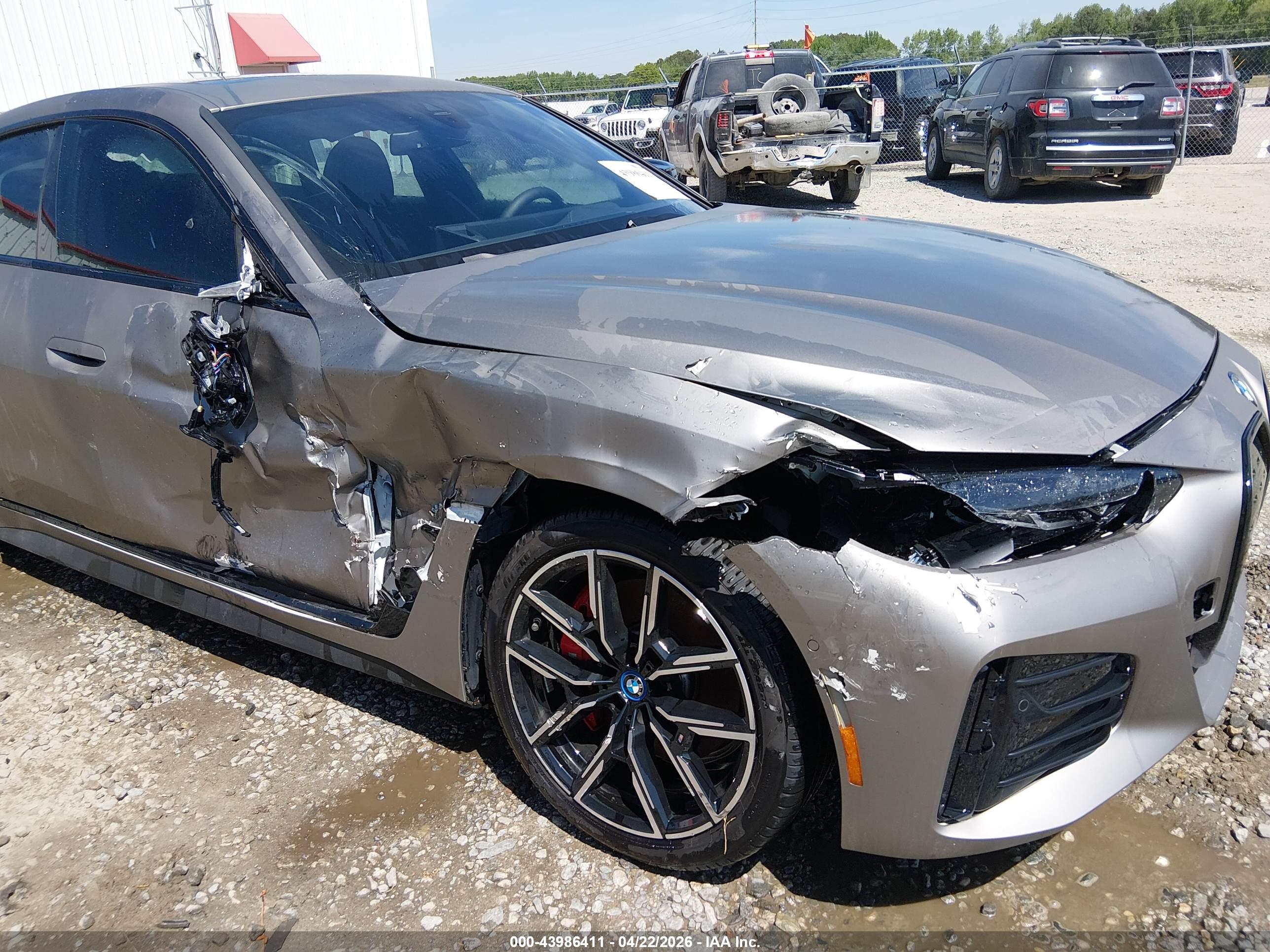 BMW I4 image 6
