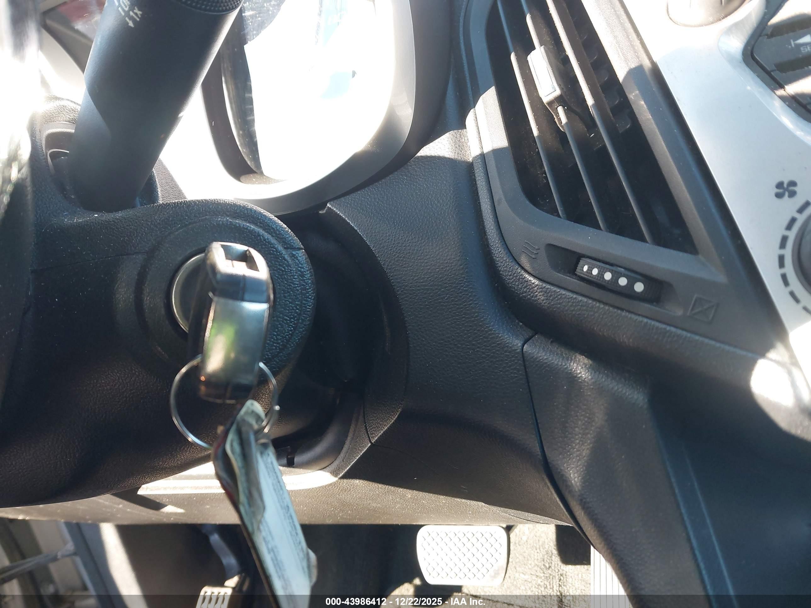 CHEVROLET EQUINOX image 11