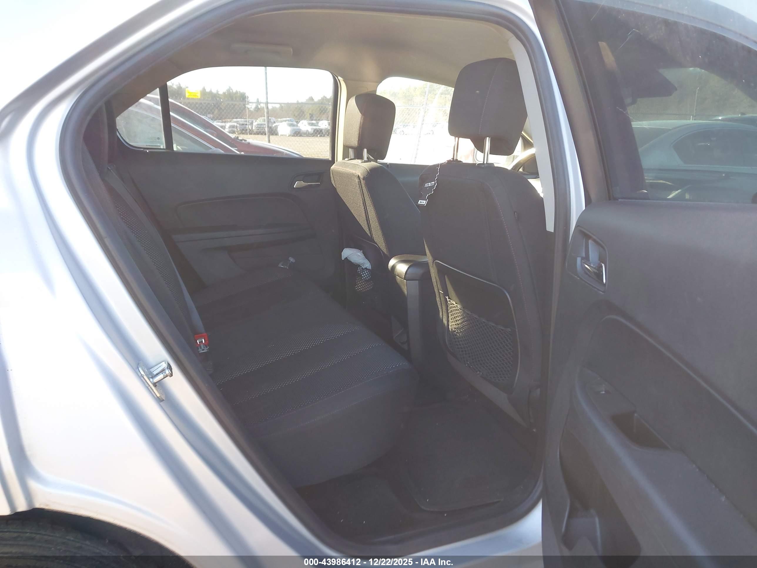 CHEVROLET EQUINOX image 8
