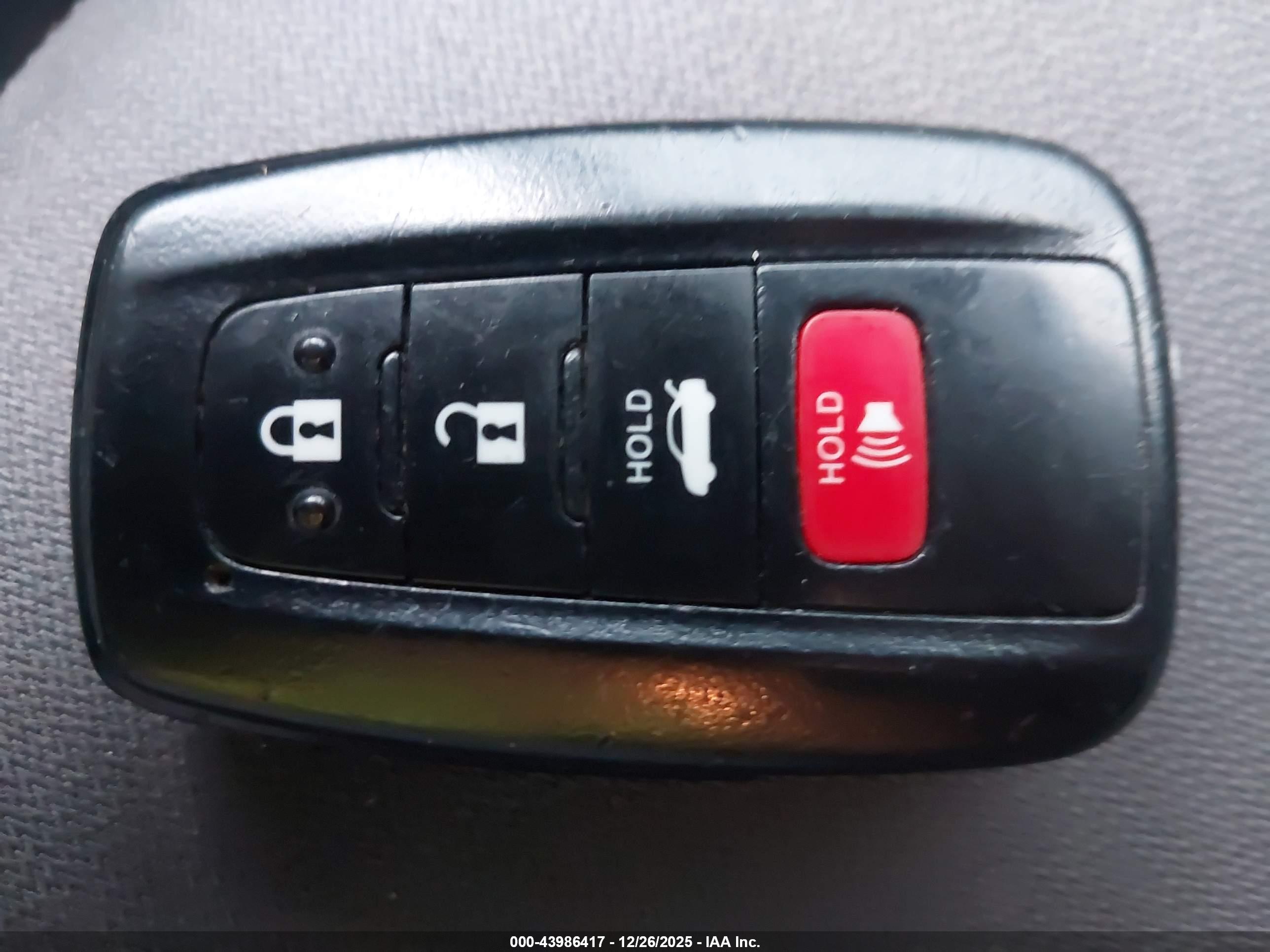 TOYOTA CAMRY image 11